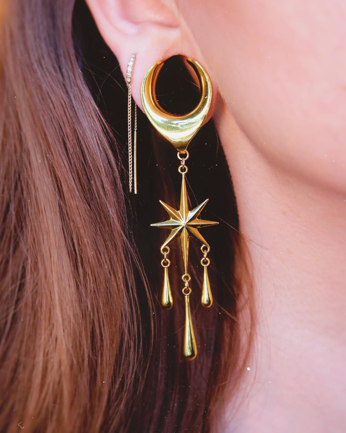ERKUOO 2PCS Ear Gauges Star Dangle Saddle Ear Tunnels Plugs Flesh Piercing Earrings Expander For Women Body Jewelry