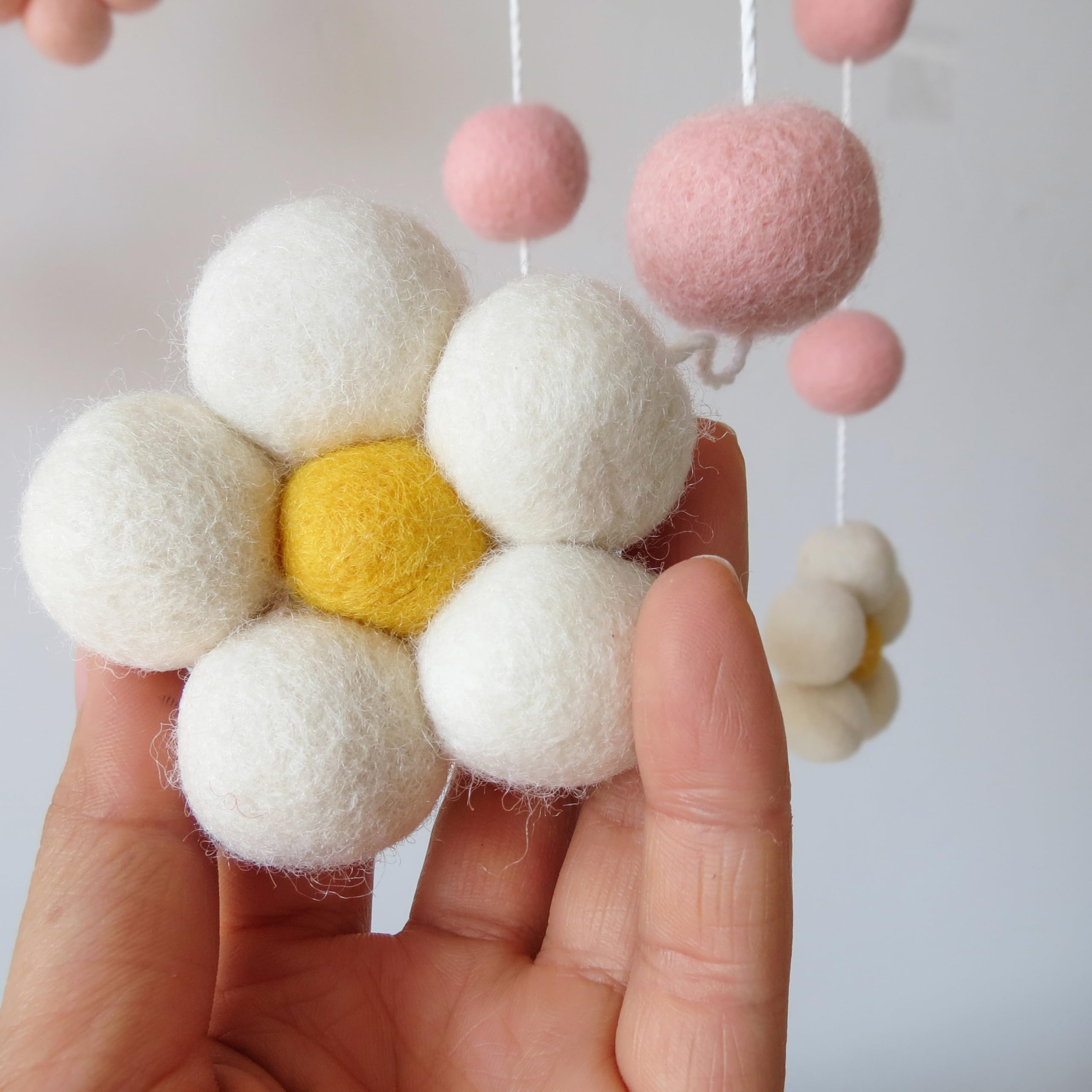 Móvil Daisy para cuna Boho Baby Cuna móvil para niñas Rosa Fieltro Flor Bebé Móvil para Cuna 5