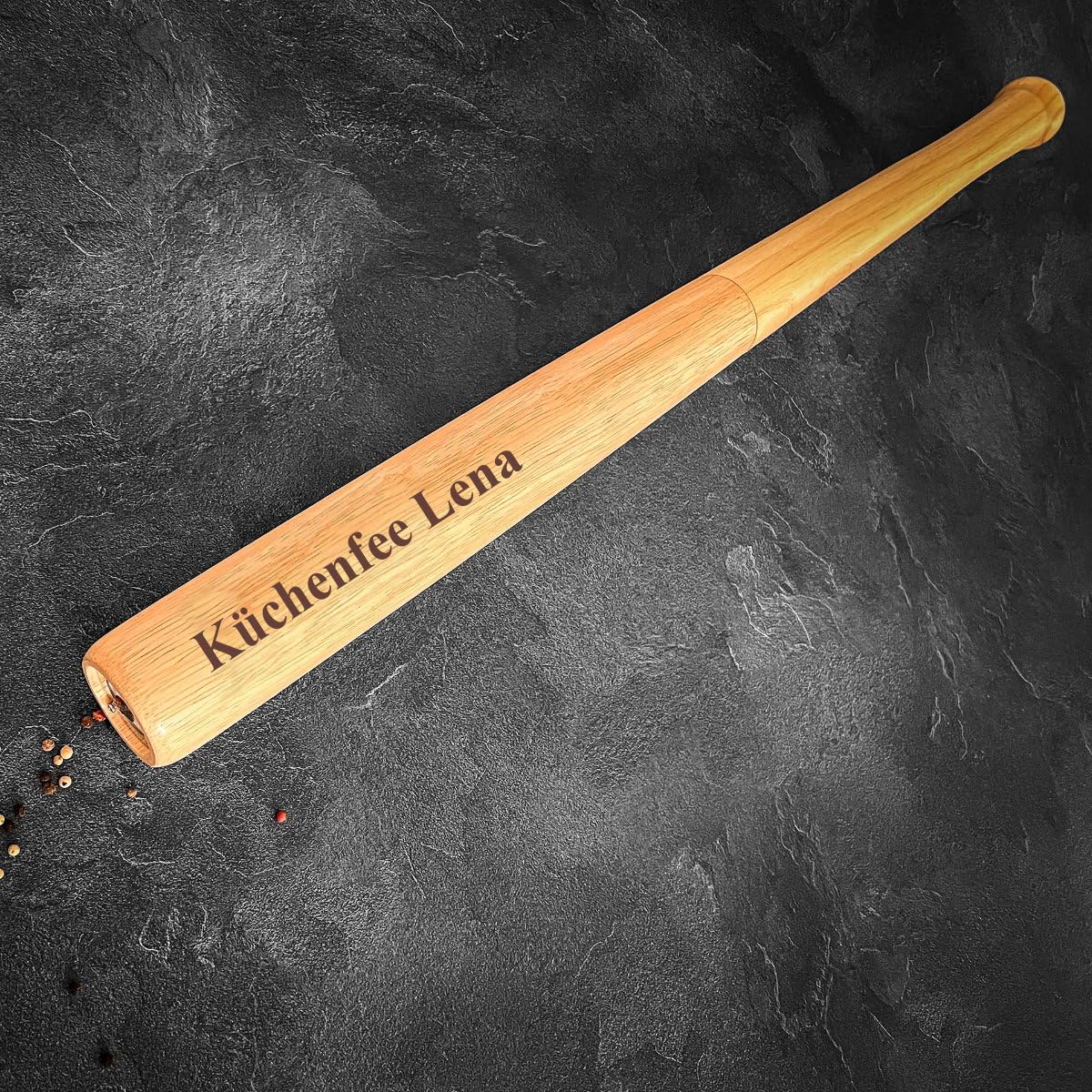 Große Pfeffermühle mit Gravur (zB Namen) personalisierter "Baseballschläger" XXL Länge 71 cm Gewürzmühle aus Holz