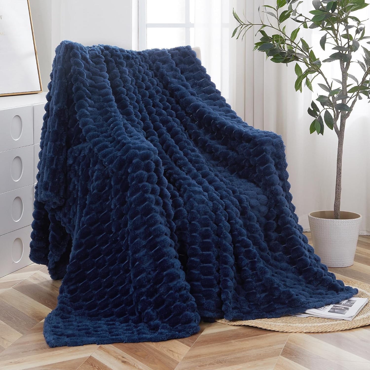 Taliska Blue Fleece Twin Blanket 60"x80" - 3D Turtle Shell Texture Soft Fluffy Warm Blanket, Cozy Lightweight Twin Blankets for Couch Sofa Bed All-Season Home Decor