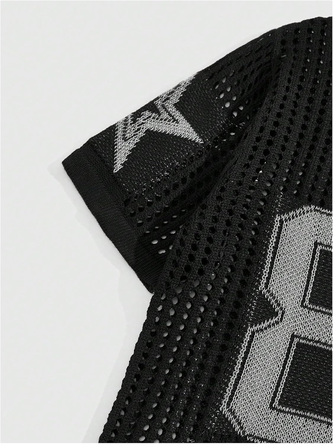 Verdusa Men's Jersey Shirt Y2k Tops Baggy Crochet Short Sleeve Letter Print Vintage Lightweight Pullover Sweater - Image 4