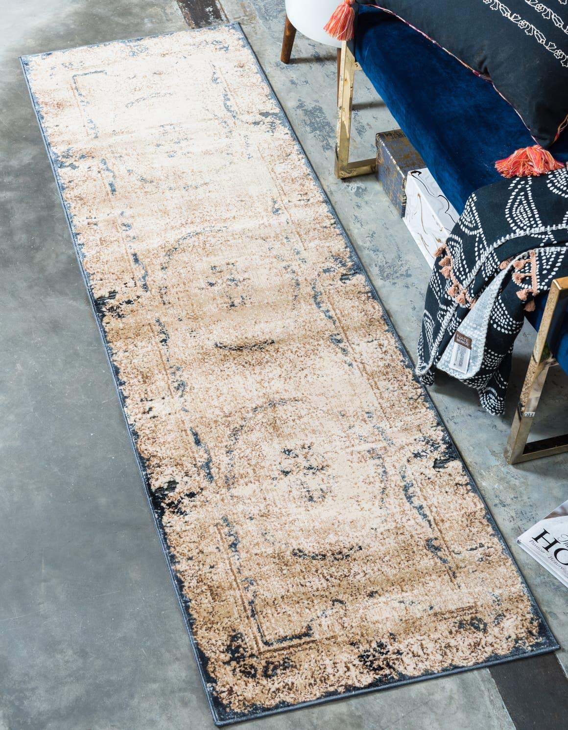 Unique LoomChateau Collection Distressed Vintage Traditional Textured Cream Runner Rug (2' 2 x 6' 7)