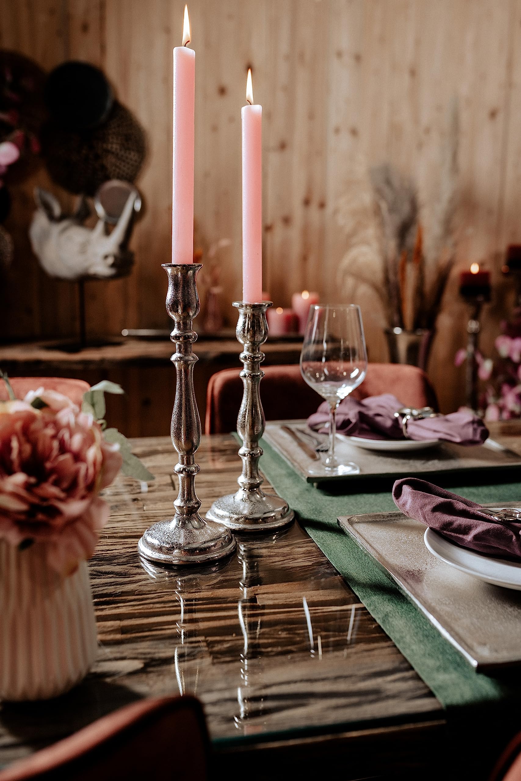 2er Set Kerzenständer Kerzenhalter Aluminium Silber Deko - Kerzenleuchter Modern für Stabkerzen - Tischdeko Hochzeit - Dekoration Wohnzimmer - H 27 und 32 cm