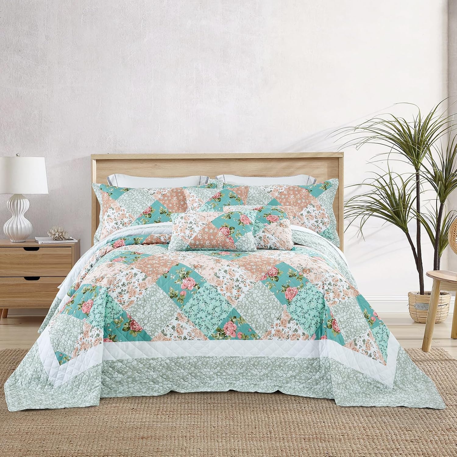 Oversized King Bedspread 138x120 Extra Wide, Farmhouse Patchwork Floral Quilt Bedding Cover, Reversible, 6 Piece, 100% Microfiber, California/Alaskan King, Rosa Chinensis Jacq