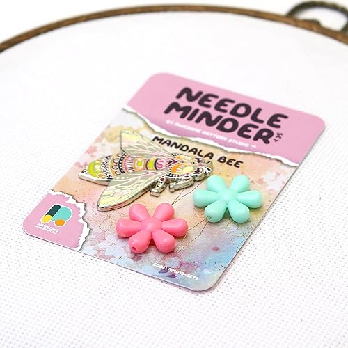 Miniatura 3 de Awesome Pattern Studio Needle Minder Set - Mandala Bee Magnetic Needle Minder + 2 empujadores de agujas. Pin de esmalte para punto de cruz, bordado