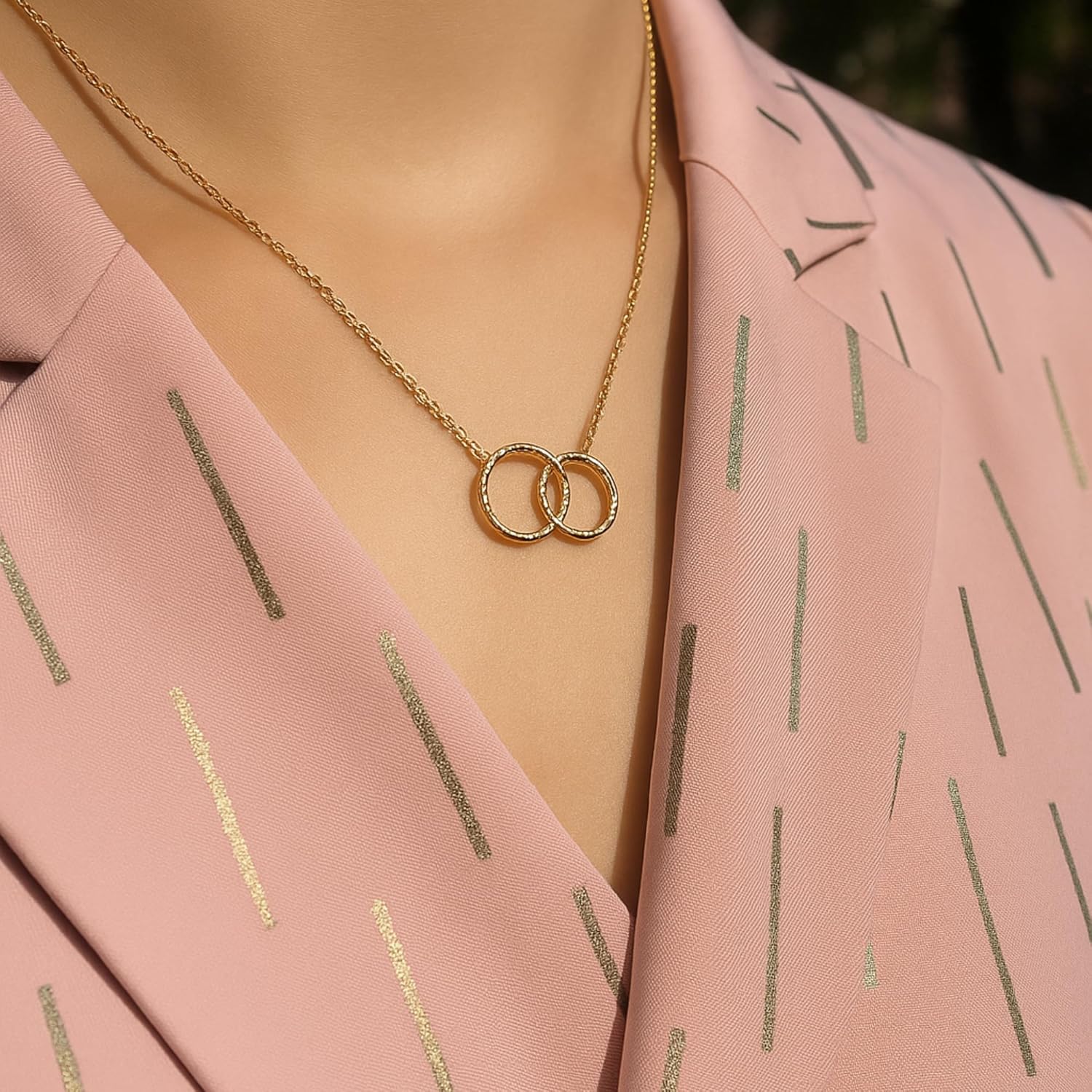 IPINK-Mother in Law Gift Necklace - Interlocking Circles Pendant with Sentimental Message Card - Elegant Jewelry for Mother's Day, Birthday, Wedding, Christmas, Bonus Mom - Image 8