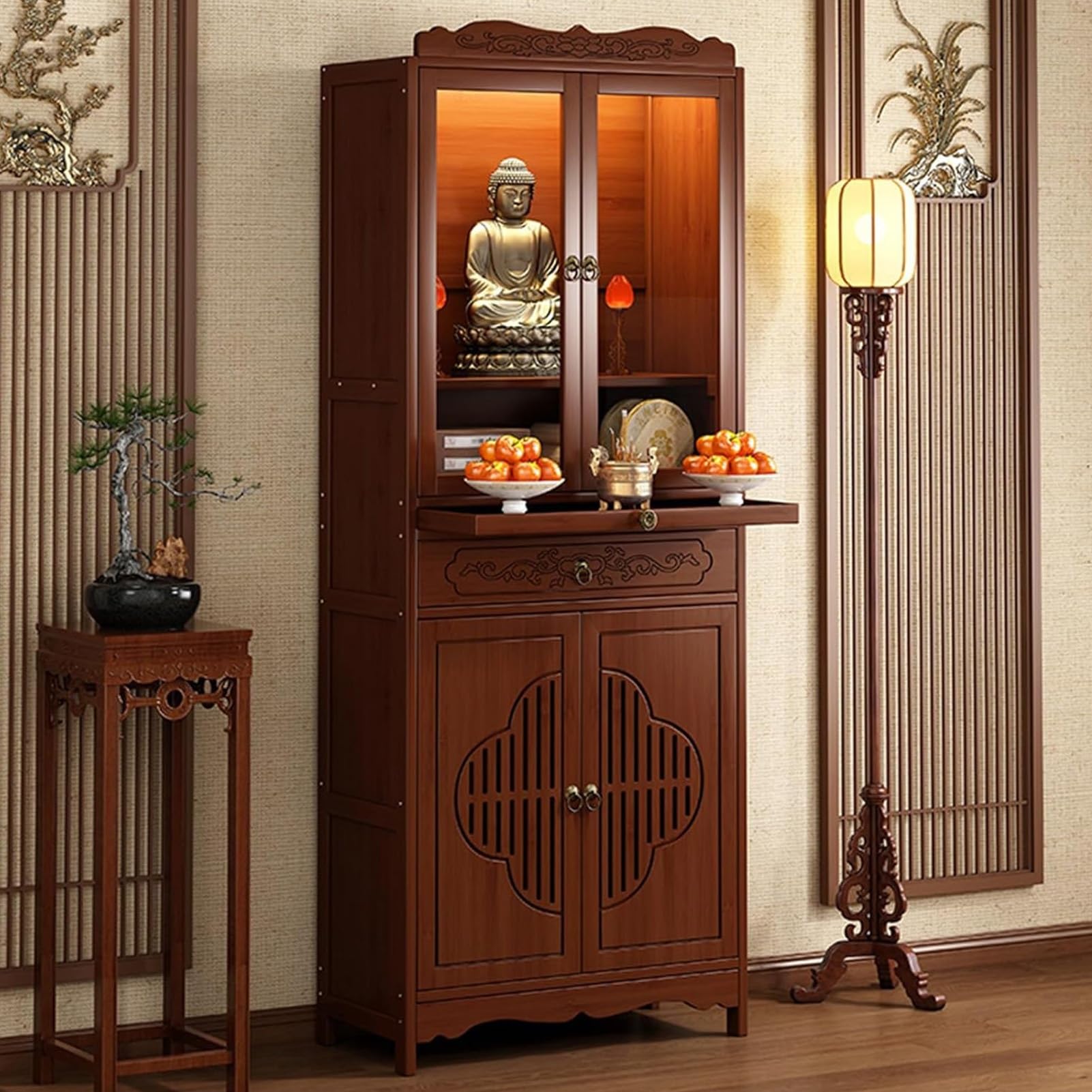 Table dautel bouddhiste avec rangement pour optimiser un petit espace