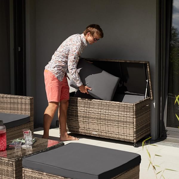 tectake® Box Contenitore da Esterno, Mobile da Giardino con Intreccio in Polyrattan, Pratiche Maniglie, Rotelle, Tasca Estraibile, Chiusura a Combinazione, 120x55x61,5cm, 270 L - Marrone - 2