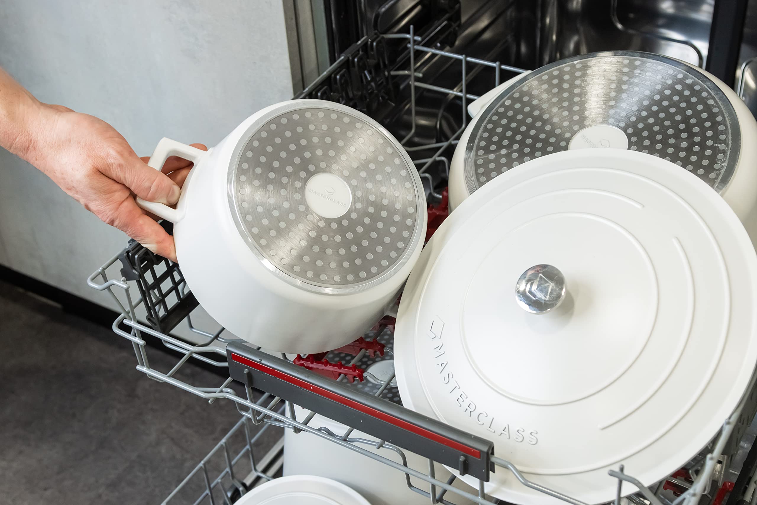 MasterClass Petite cocotte avec couvercle 2,5L/20 cm, en fonte d'aluminium légère, adaptée à la plaque à induction et au four, crème