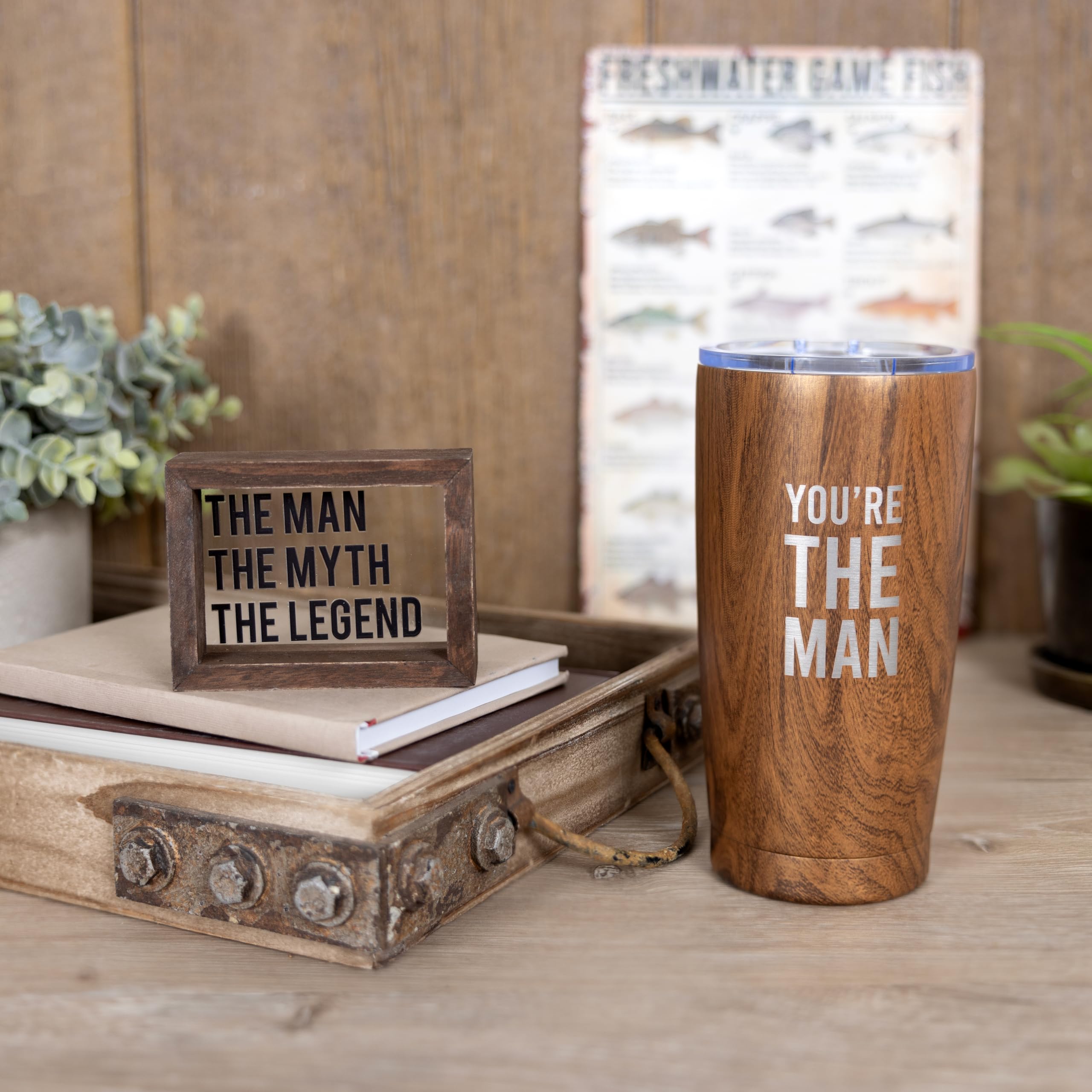 Pavilion Gift Company - Placa decorativa de pared con texto en inglés "The Man The Myth The Legend" (El hombre, el mito, la leyenda) - Placa de 4 x 3 pulgadas para decoración de pared, diseño de cueva