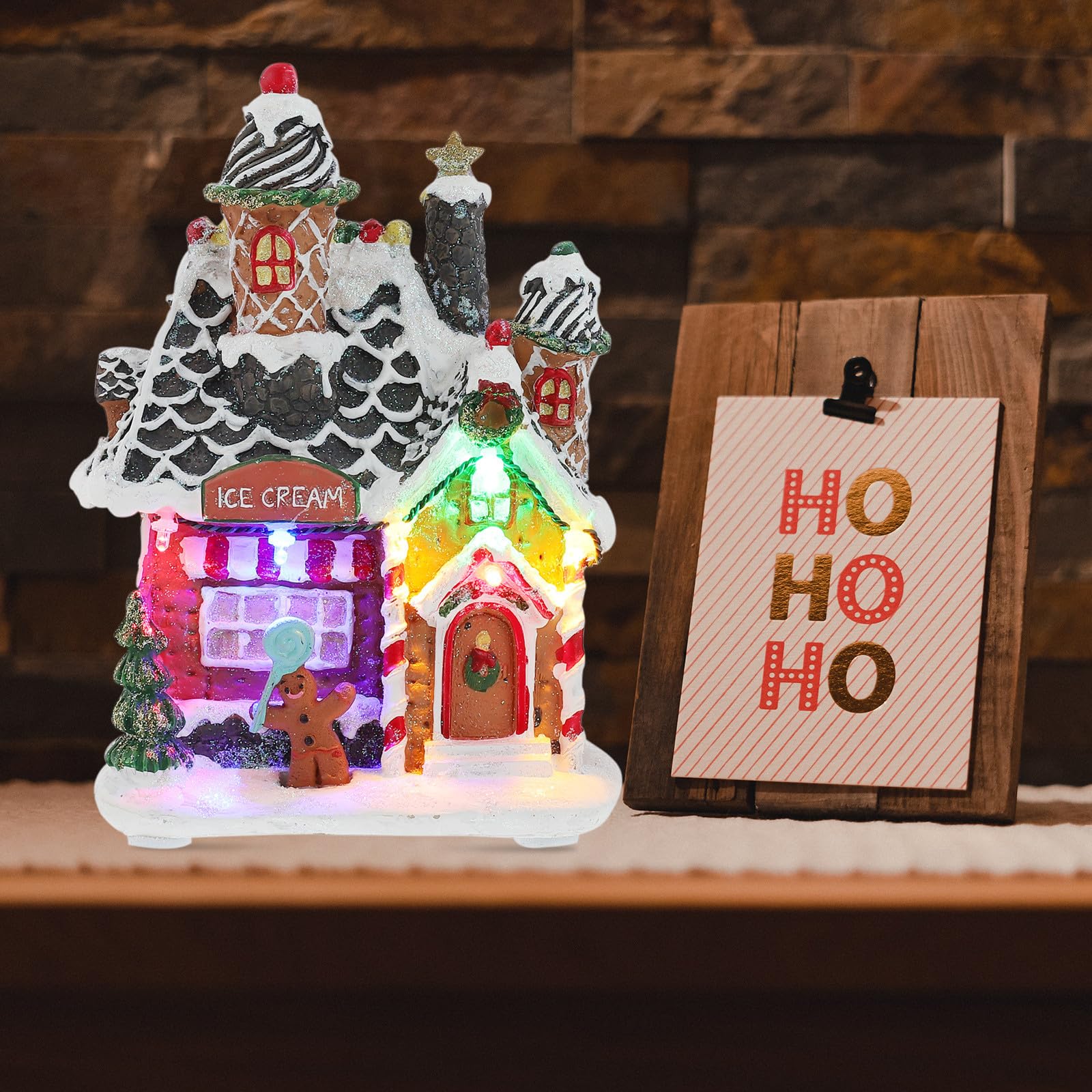INOOMP Casa Luminosa Natalizia in Resina Luci Led, Decorazione da Tavolo per Camera o Ufficio, Design Raffinato e Atmosfera Festiva di Natale