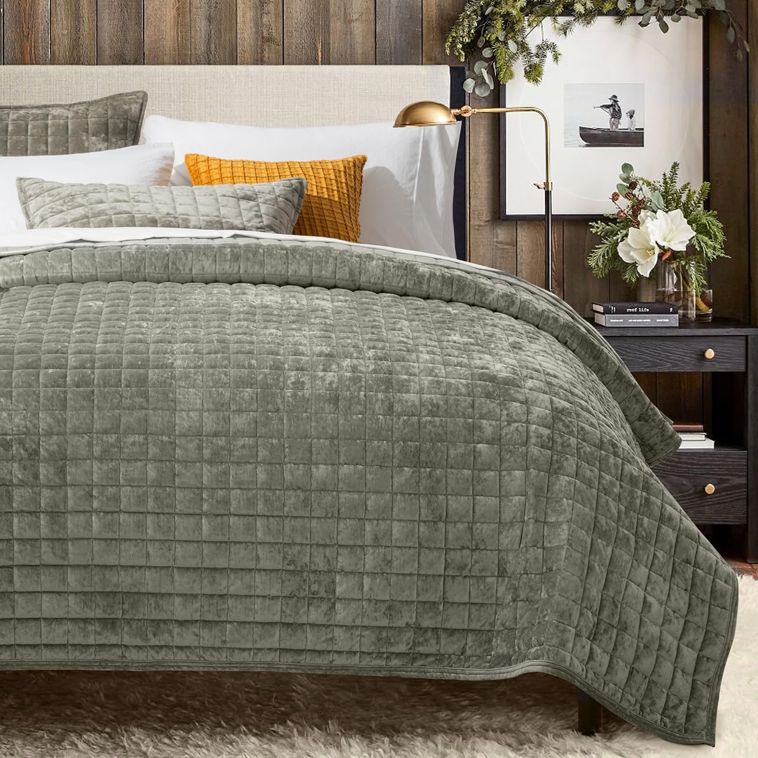 RECYCO Luxury Velvet Quilt Set Twin/Twin XL Size, Lightweight Velvet Comforter Set, Oversized Bedspread Coverlet Quilted Bedding Set, with 1 Matching Pillow Sham, for All Season, Olive Green