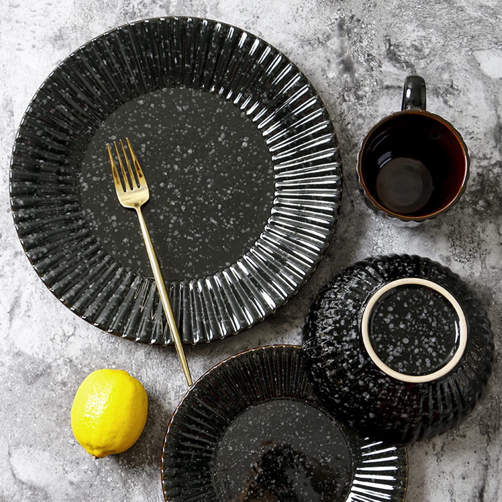 16-częściowy porcelanowy zestaw naczyń dla 4 osób, zestaw naczyń z talerzami obiadowymi, talerzami deserowymi, salaterkami i kubkami, nadaje się do kuchenki mikrofalowej i zmywarki