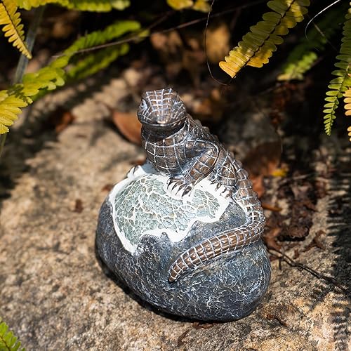 Miniatura 60 de Decoración de jardín, estatua de rana y príncipe, estatua solar de rana y príncipe, figura de ranas de resina con luz solar para patio, balcón
