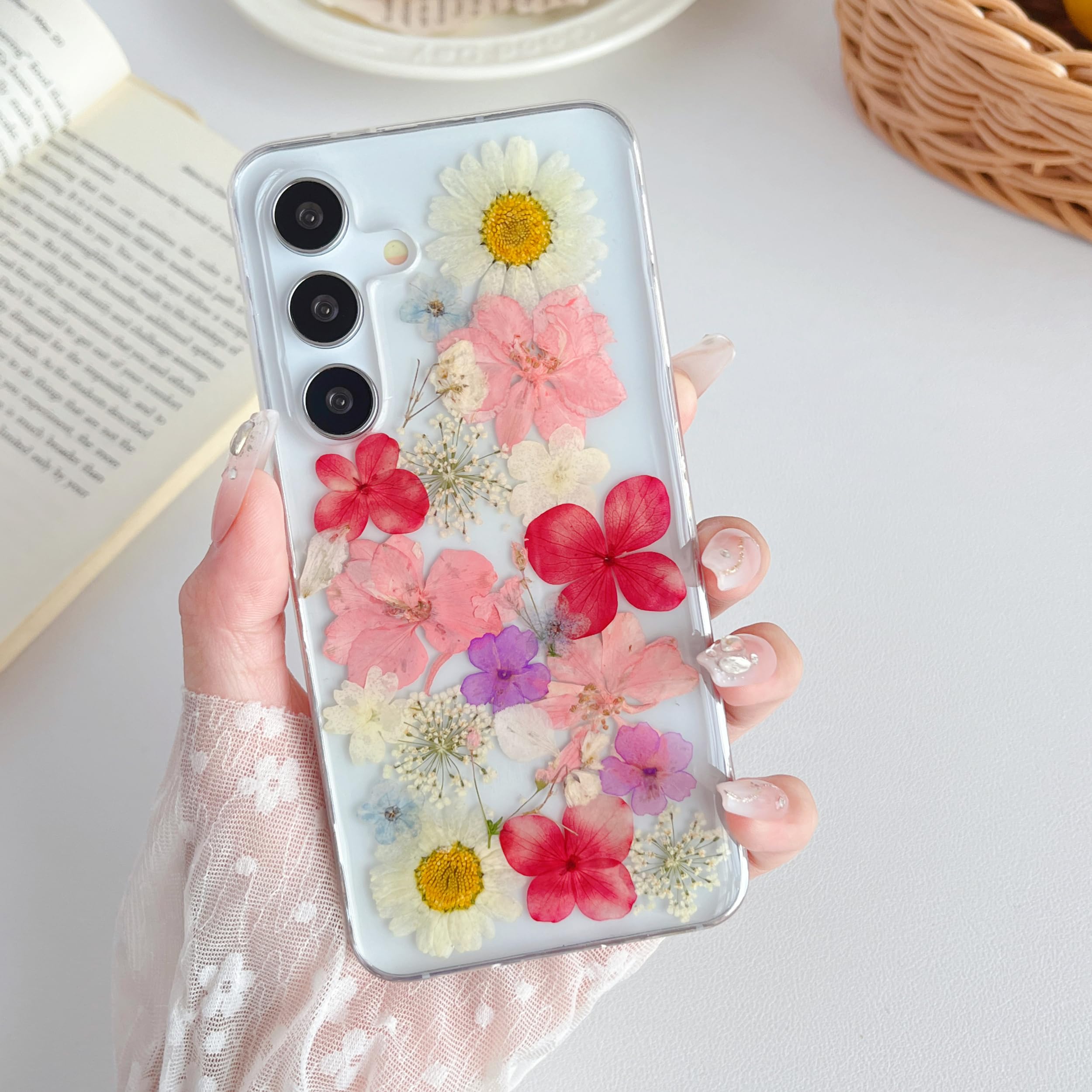 XIZYO Custodia per iPhone 15, motivo floreale per iPhone 15, graziosa estetica con motivo floreale con rose, per donne e ragazze, custodia protettiva sottile in TPU antiurto da 6,1 pollici, nero