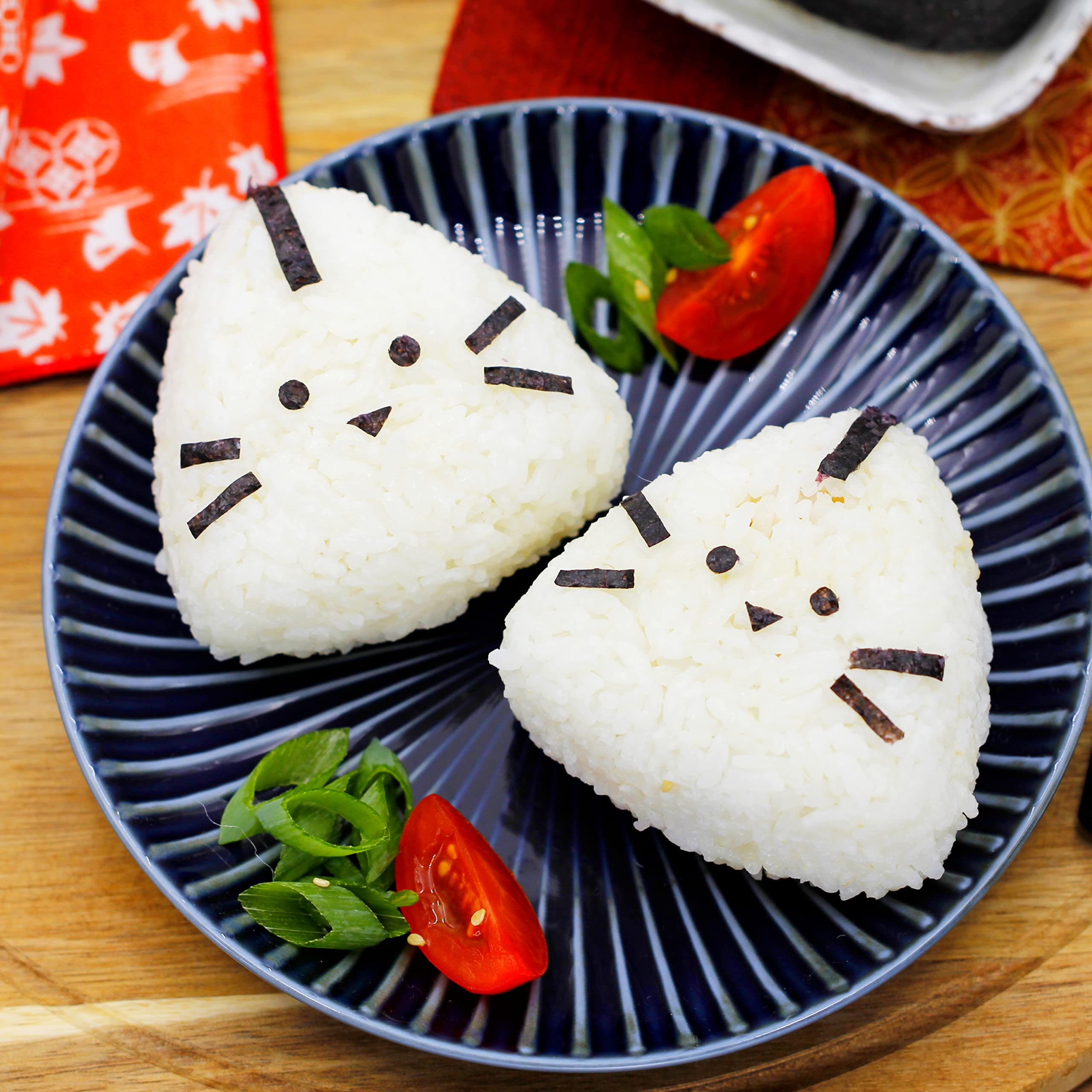 Onigiri Kochset für japanische Reisdreiecke – für 18 Reisbällchen, 5-teilige DIY Onigiri Box, inkl. 3 Rezeptideen, vegan, Geschenkidee für Anime Fan