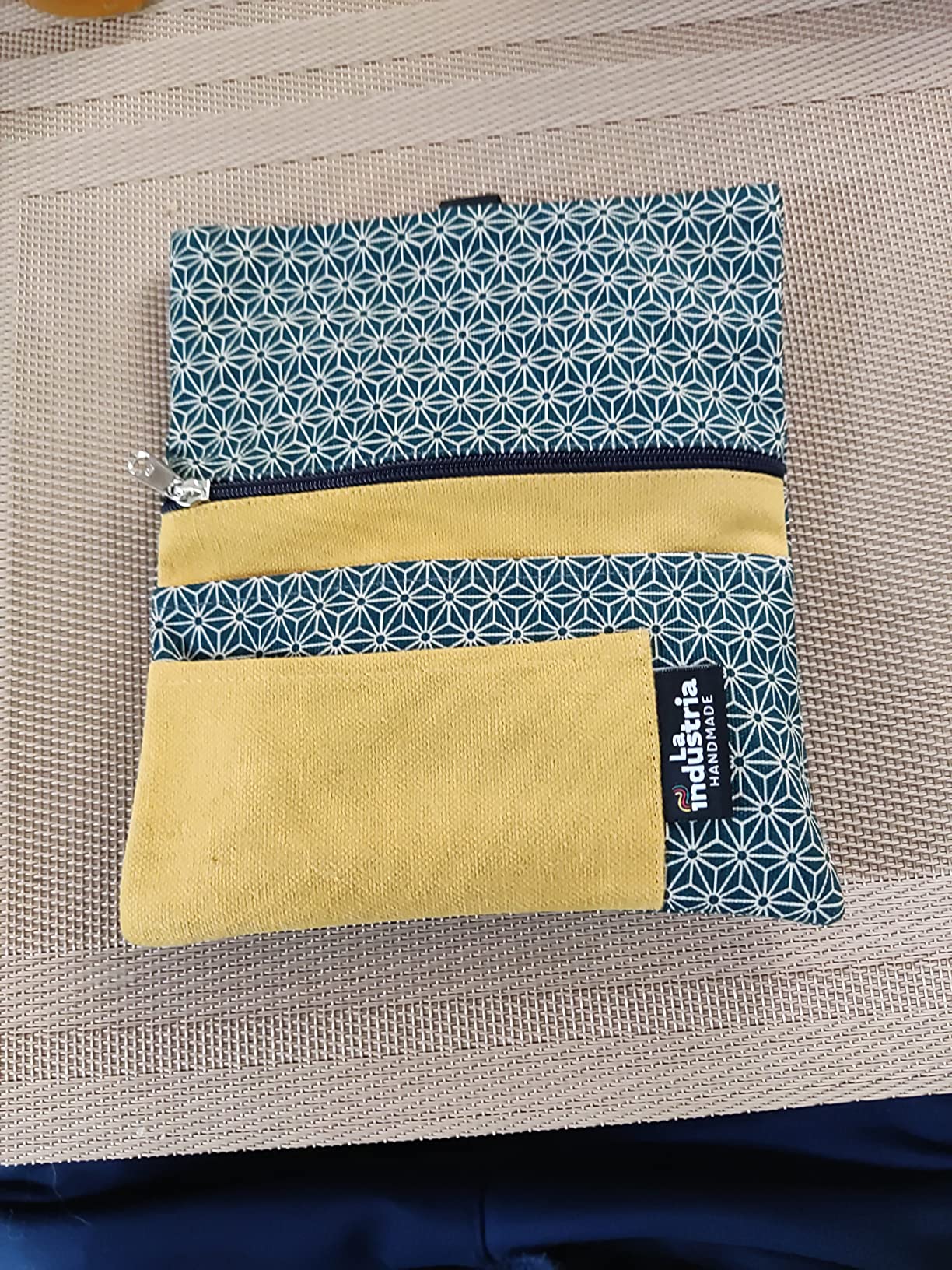 Guggiari® Blague À Tabac En Tissu Doux Avec Compartiments Pratiques Guggiari® Blague À Tabac En Tissu Doux Avec Compartiments Pratiques