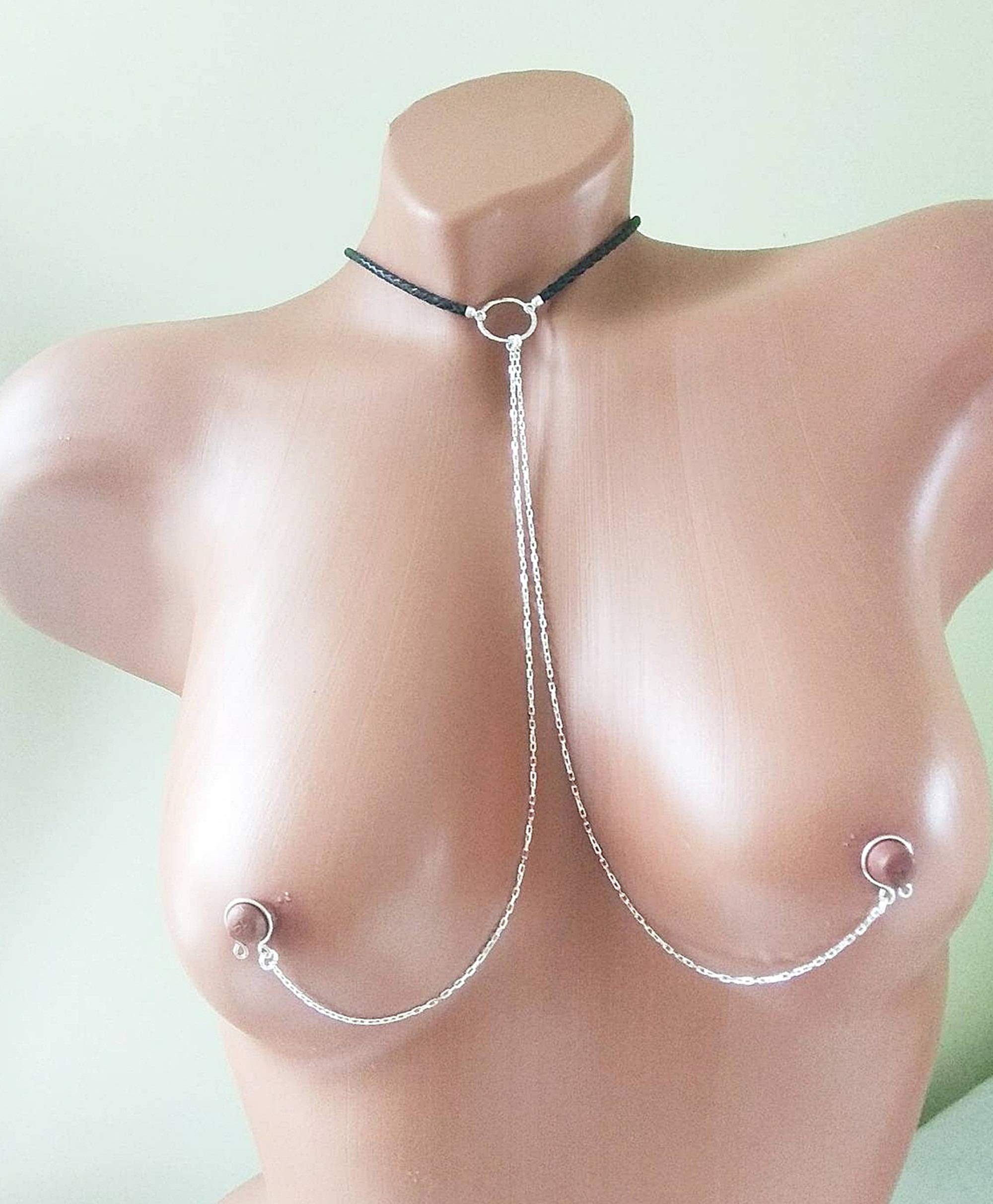 Handgemachter Brustwarzen-Schmuck Schwarzes Leder O-Ring Halsband | Baumelnde silberne Ketten, Fake Brustwarzen-Piercing
