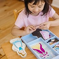 Vista 8 de Melissa & Doug Disney Belle - Juego de muñecas magnéticas de madera para disfrazarse (más de 30 piezas)
