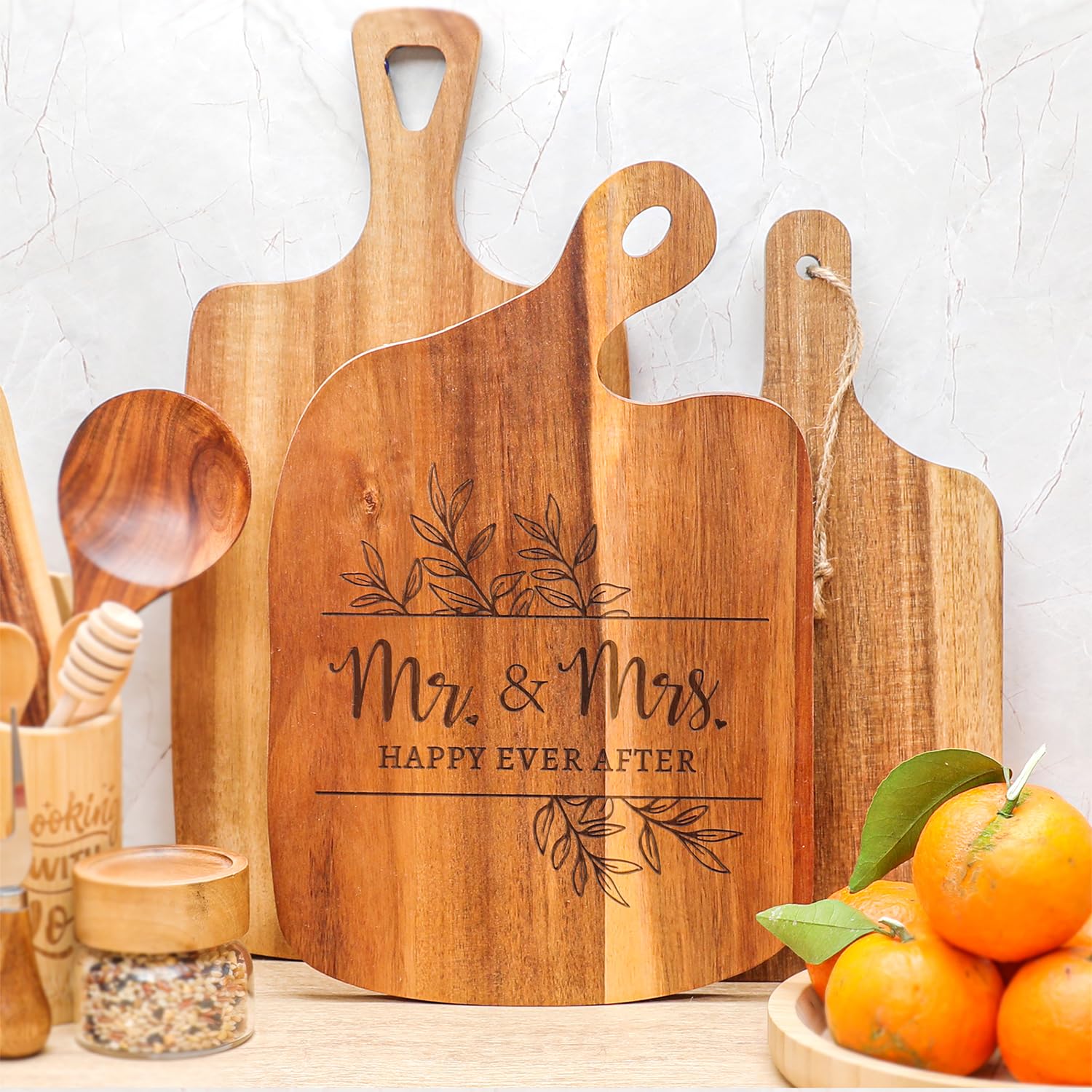 Wedding Gifts for Couples 2026, Gifts for couples,Bride Shower Gifts,Anniversary Engagement Gift,Mr and Mrs Cutting Board Basket Set