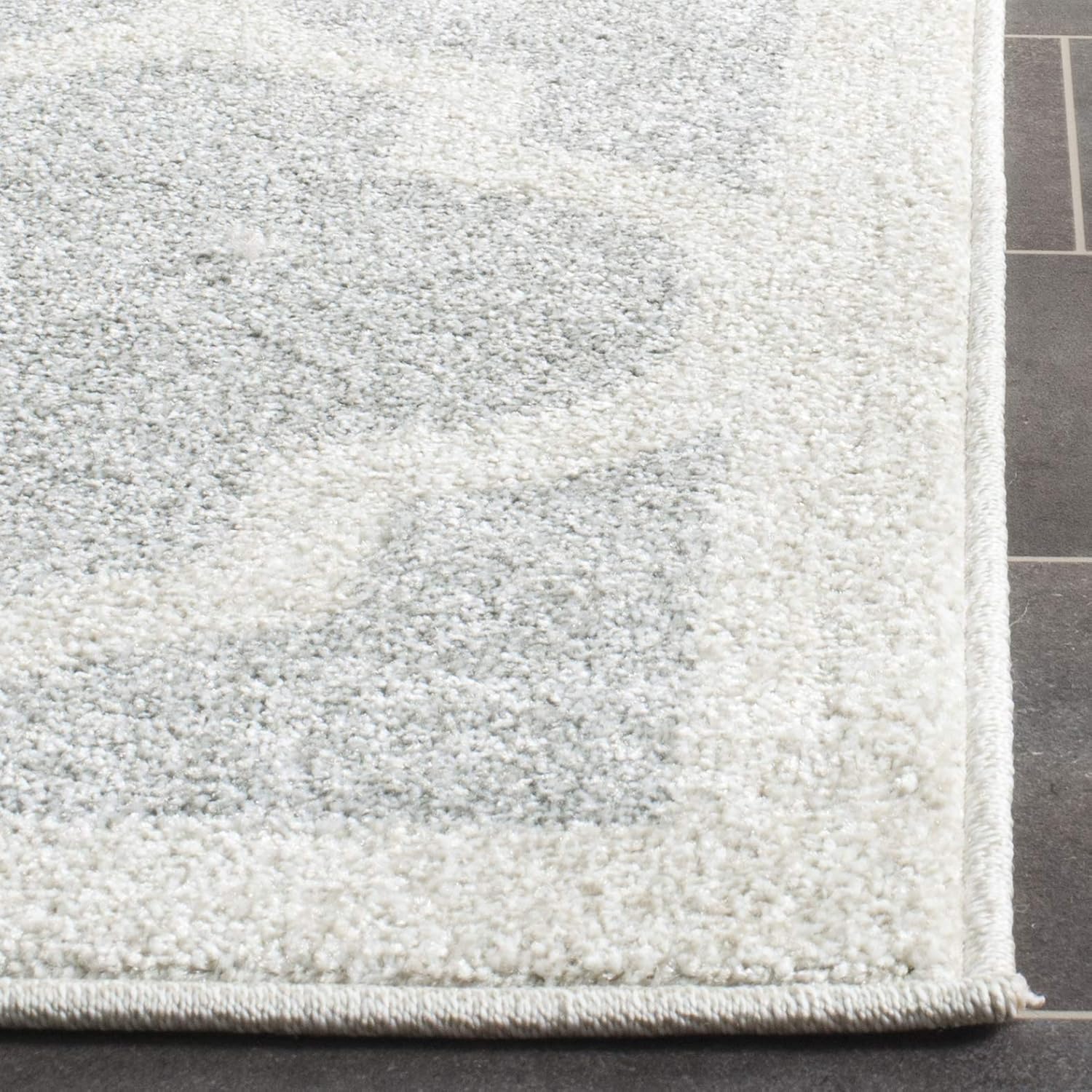 SAFAVIEH Amherst Collection Accent Rug - 2'6" x 4', Light Grey & Beige, Moroccan Trellis Design, Non-Shedding & Easy Care, Ideal for High Traffic Areas in Entryway, Living Room, Bedroom (AMT420B)