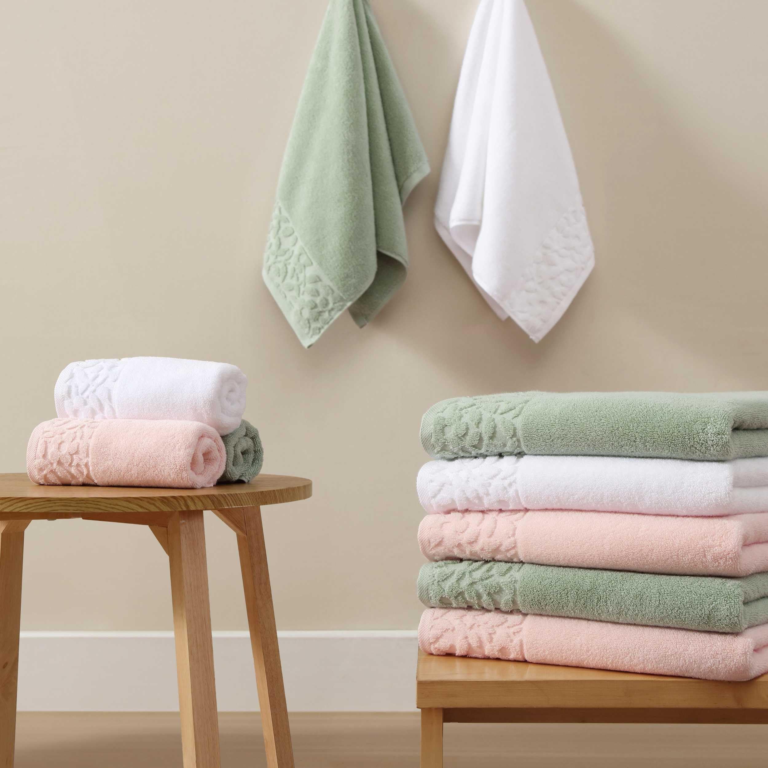 Amazon.com: Laura Ashley - Bath Towels, Soft & Absorbent Cotton