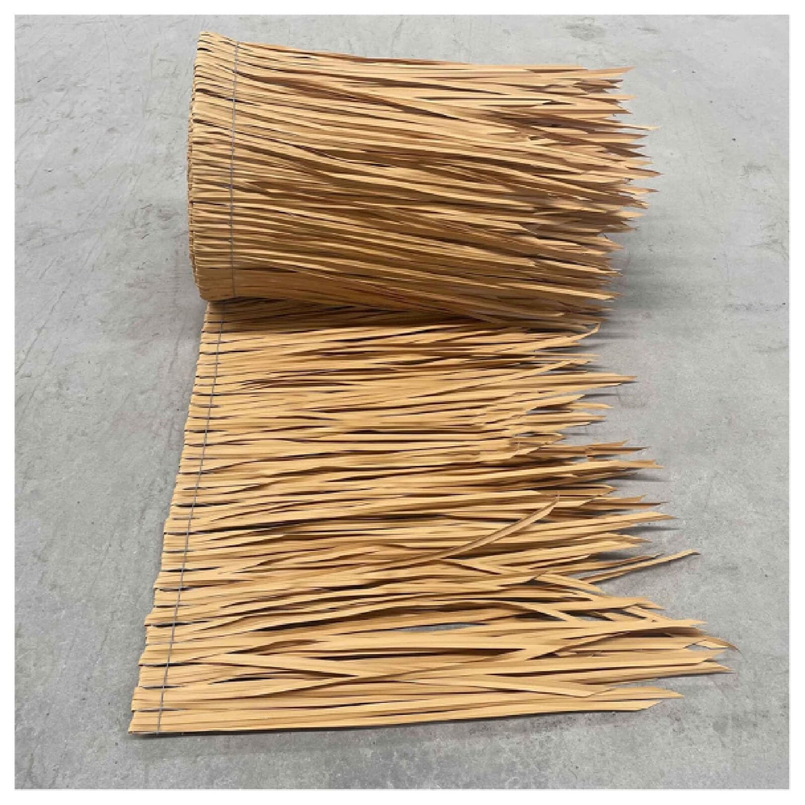 Palm Thatch Runner Roll Thatch Rolls Dekoracje imprezowe Dachy ze strzechy Tiki Bar Chatka z trawy Kaczka łódź Żaluzje Meksykański styl Dach ze słomy(9 PCS)
