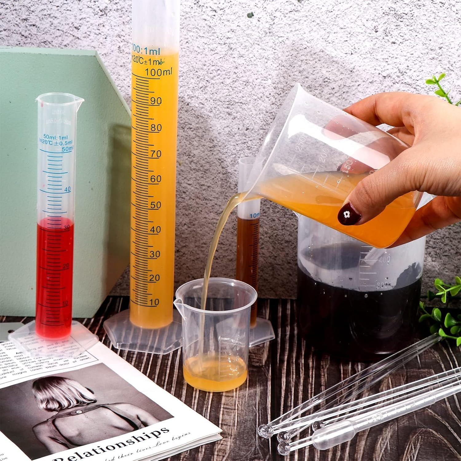 23Pcs Graduated Cylinders Beakers Set 6 Clear Plastic Graduated Cylinders 25/50/100/250/500/1000ml 4 Plastic Beakers 10/25/50/100ml with 8 Plastic Droppers and 5 Stirring Rod