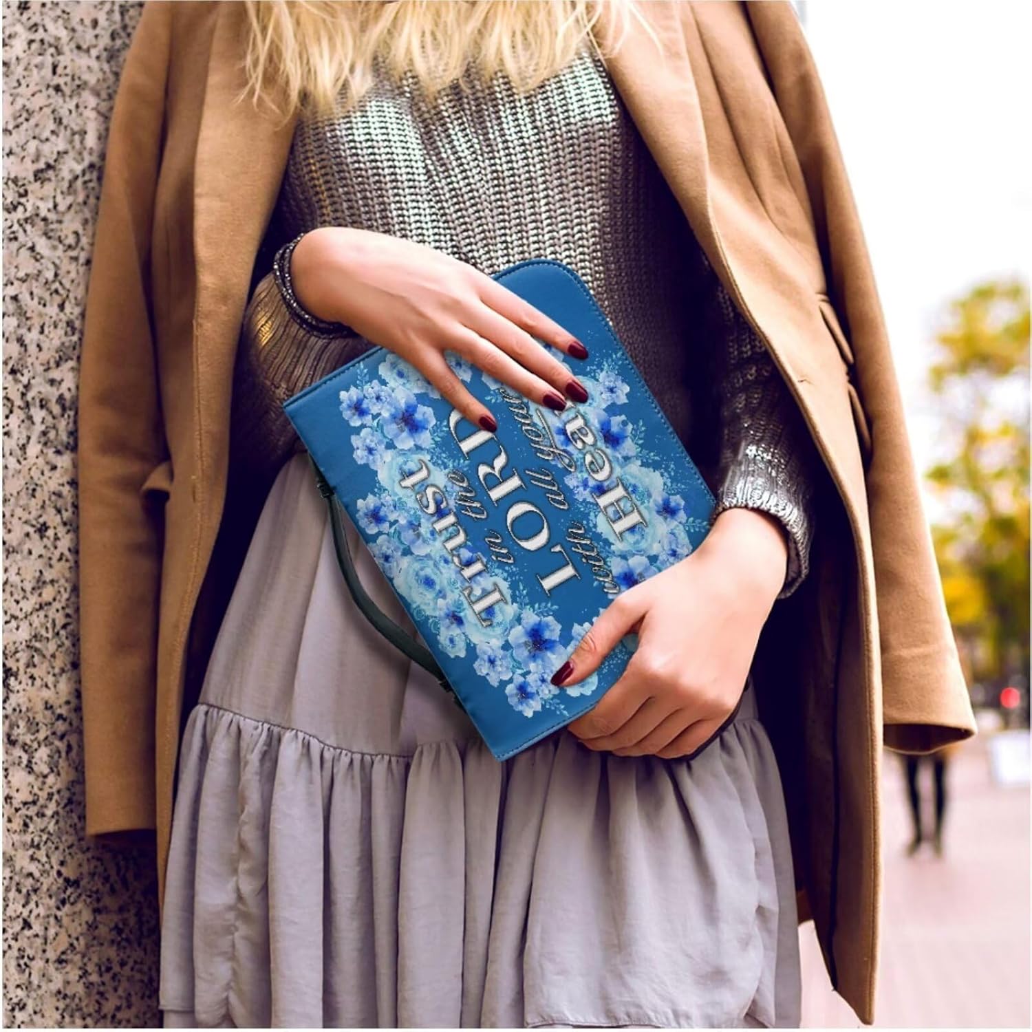 Kuiaobaty Blue Flower Print Leather Bible Covers with Keychain Bible Holder for Women Men Bible Case Storage Organizer with Handle Bible Bag Journal Case Bible Carrying Carrier 2XL