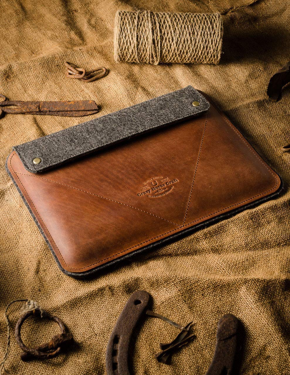 Crazy Horse Craft Hülle für iPad, Leder und Wollfilz Tablet Tasche Sleeve