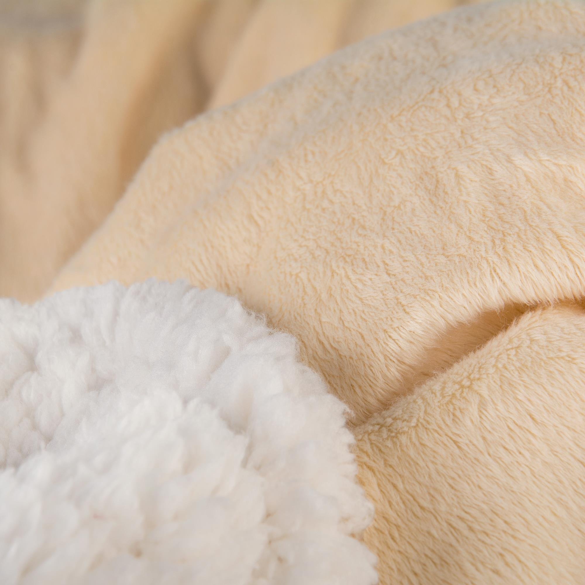 CelinaTex Kuscheldecke XXL 220 x 240 cm beige weiß Felldecke Imitat Wendedecke Nicki Fell Optik Fleece Wohndecke, Sofadecke, Geschenk für Frauen, warm - Oeko-TEX Fantasia