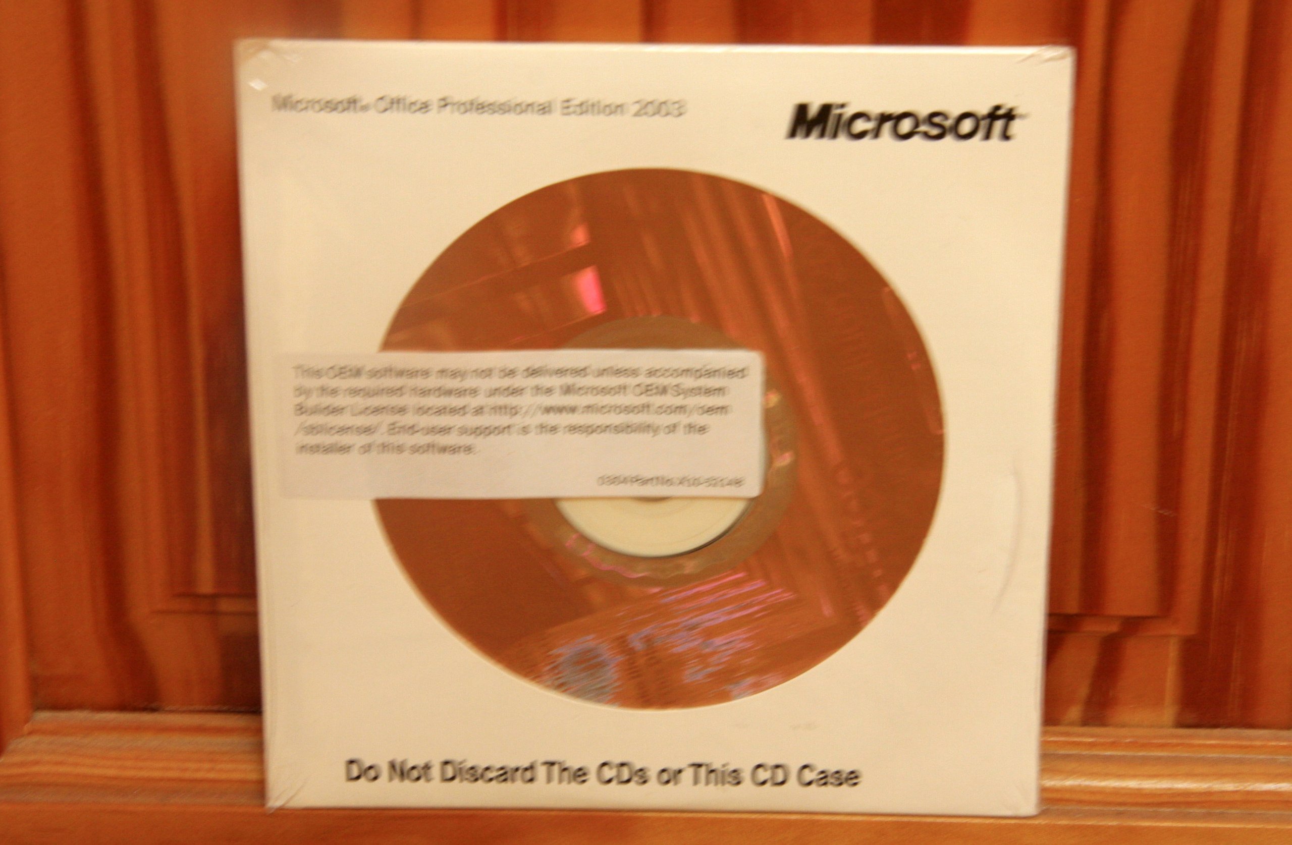 Microsoft Windows Server Standard 2003 R2A WIN32 for System Builders -  1-4 CPU 5 Clients