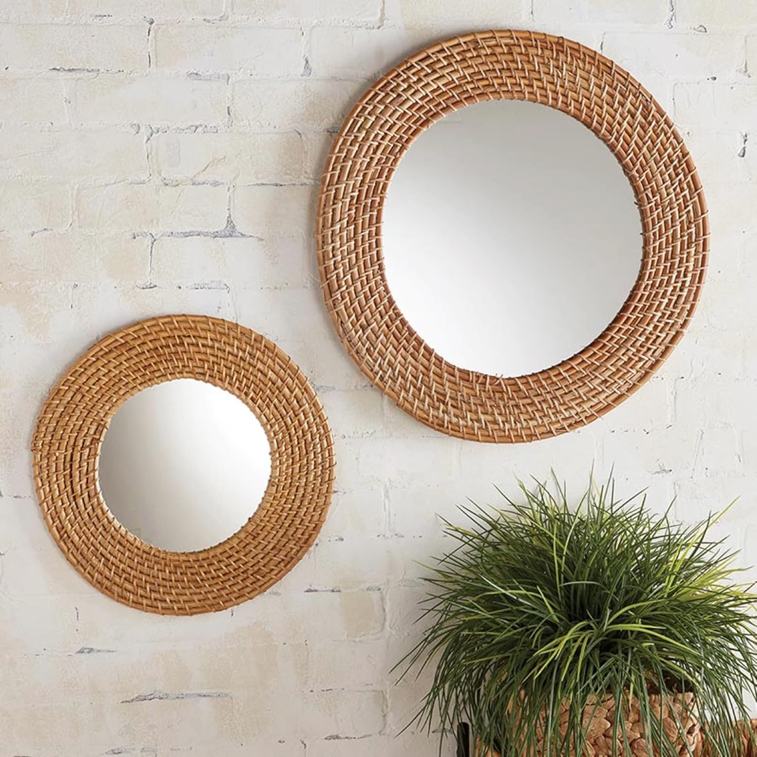 47th & Main Woven Round Wall Mirror, 22-Inch Diameter, Rattan