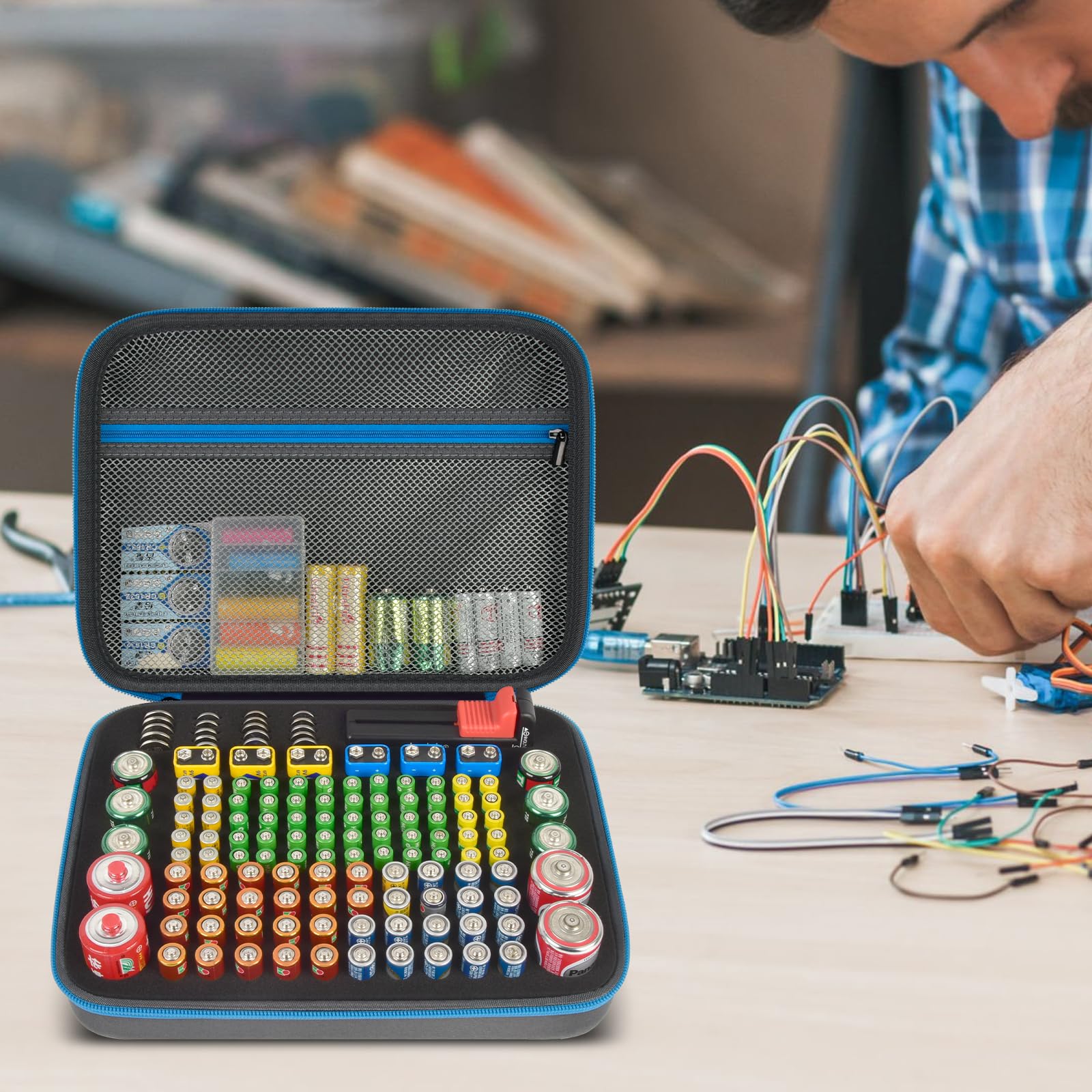 Batterie Aufbewahrungsbox Box, Batteriekasten Koffer mit Batterietester BT-168, Batterie Organizer Hält 136+ Batterien AA AAA C D Cell 9V 3V Lithium - Grau(Nur Fall)