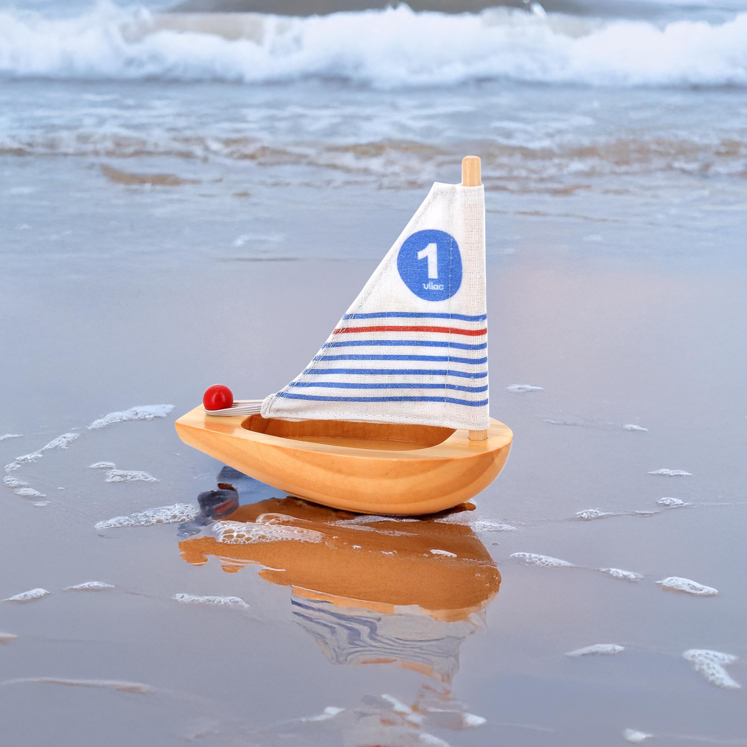 VILAC - Kleines Badesegelboot – Segelboot aus Holz – 1 Badesegelboot aus Holz – Spielzeug für Kinder ab 3 Jahren – 3901
