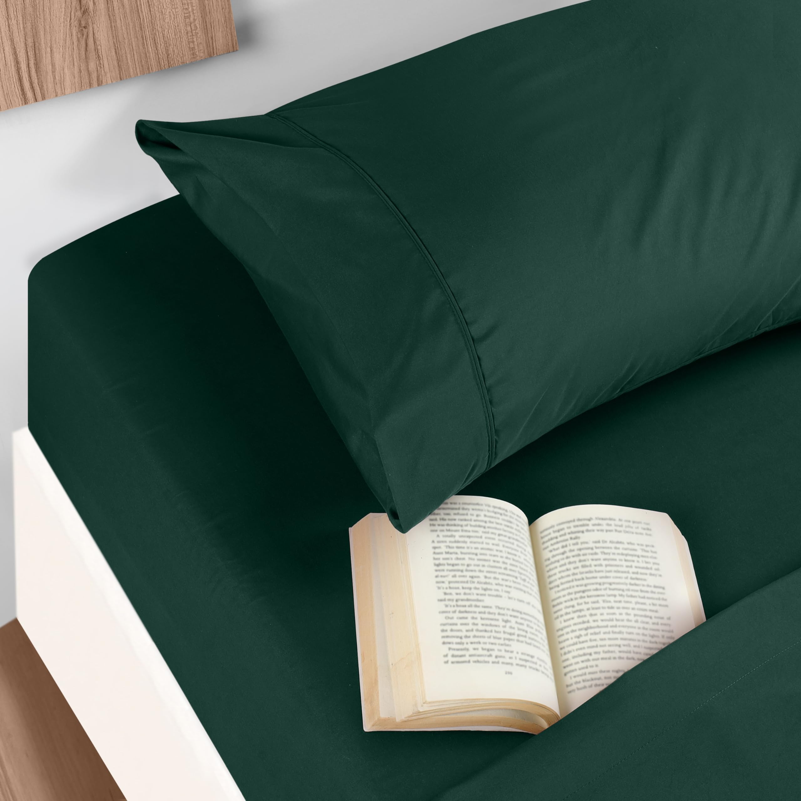 Utopia Bedding Queen Sheet Set – Brushed Microfiber – Ultra Soft Bed Sheets for Queen Size Bed Set – Deep Pocket, Wrinkle & Fade Resistant – Includes 1 Fitted, 1 Flat, 2 Pillowcases (Grey)