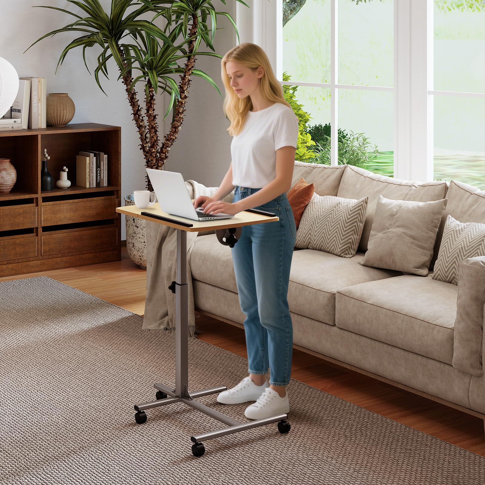 GYMAX Bureau Debout d'Ordinateur Portable, Tablette Inclinable, Hauteur Réglable 61-91cm, Bureau en Forme de C pour Lit Canapé, Gain de Place, pour Hôpital, Salon, Chambre