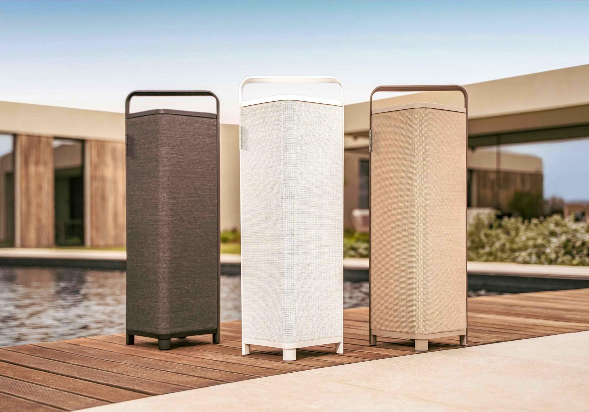 sonoro VIBES XL - Outdoor Bluetooth Lautsprecher - 360° Sound, 4×3" Fullrange-Treiber & 8" Subwoofer, IPX4 spritzwassergeschützt, 16 Std Akku, Auracast™, Premium Design für Garten & Terrasse (Schwarz)