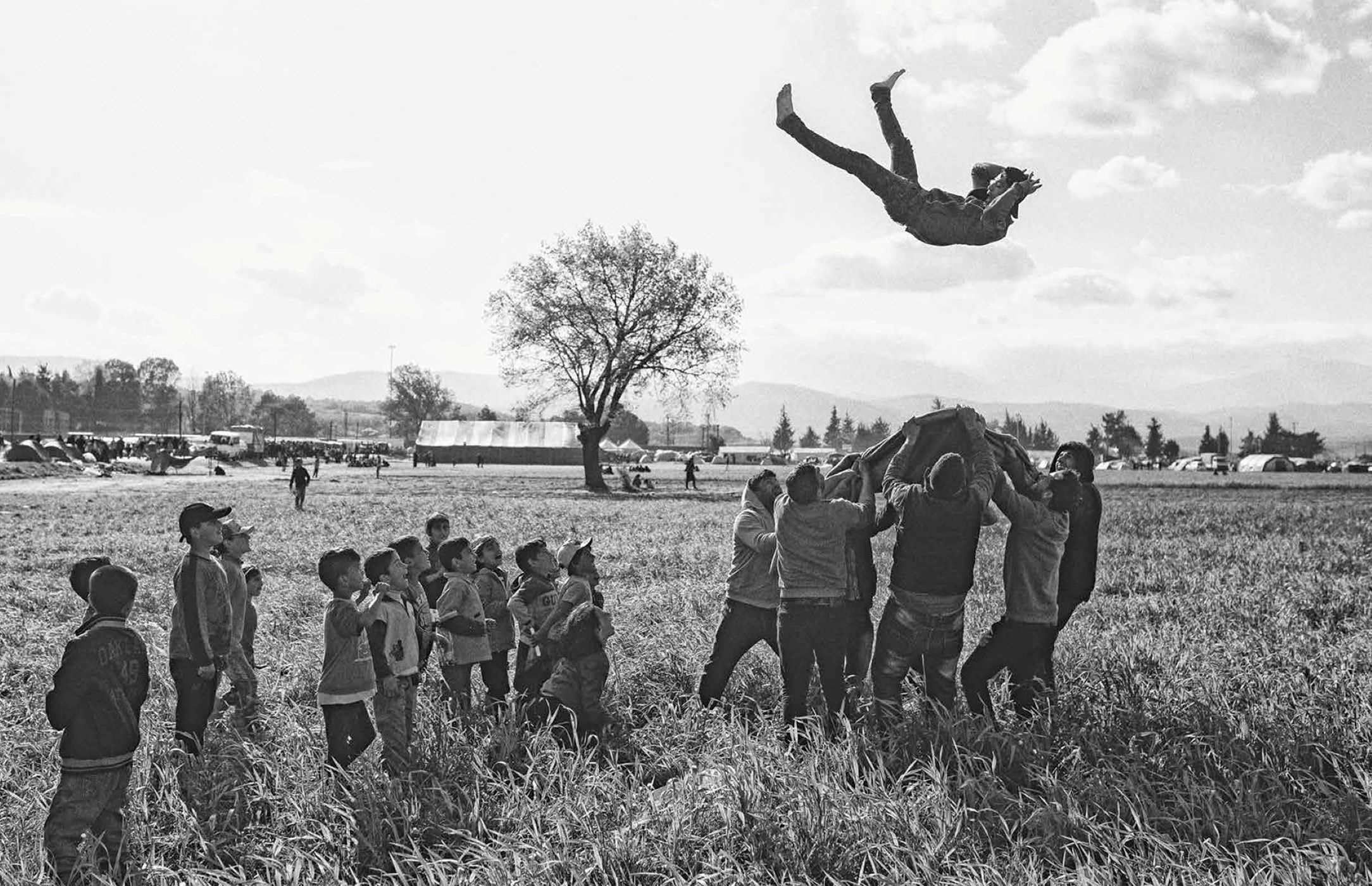THE FAMILY OF MIGRANTS (PHOTOGRAPHY)
