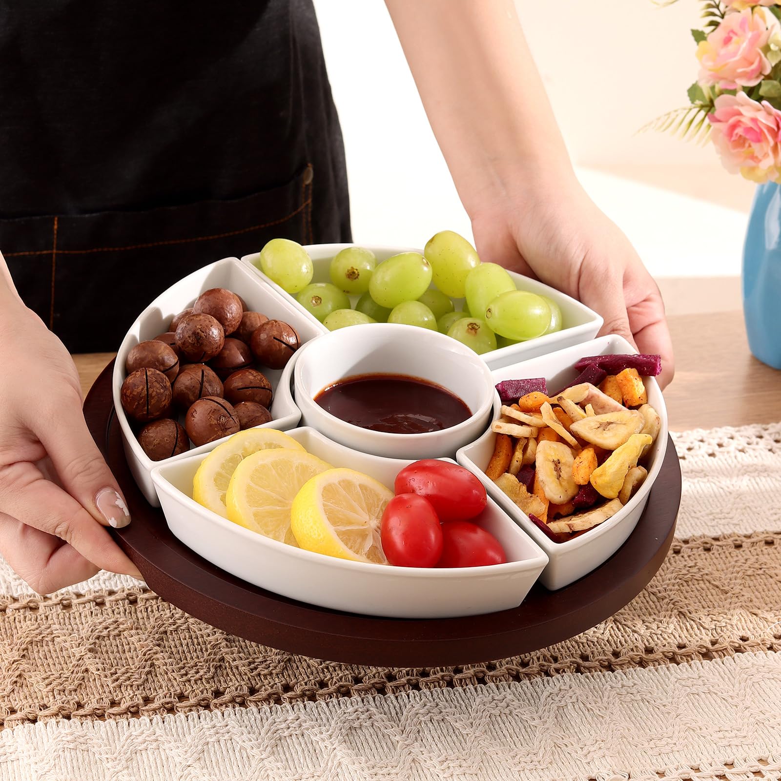 Obrotowy drewniany zestaw do serwowania frytek i dipów 360° Lazy Susan ze zdejmowanymi porcelanowymi miseczkami - idealny na imprezy, przekąski, chipsy i owoce