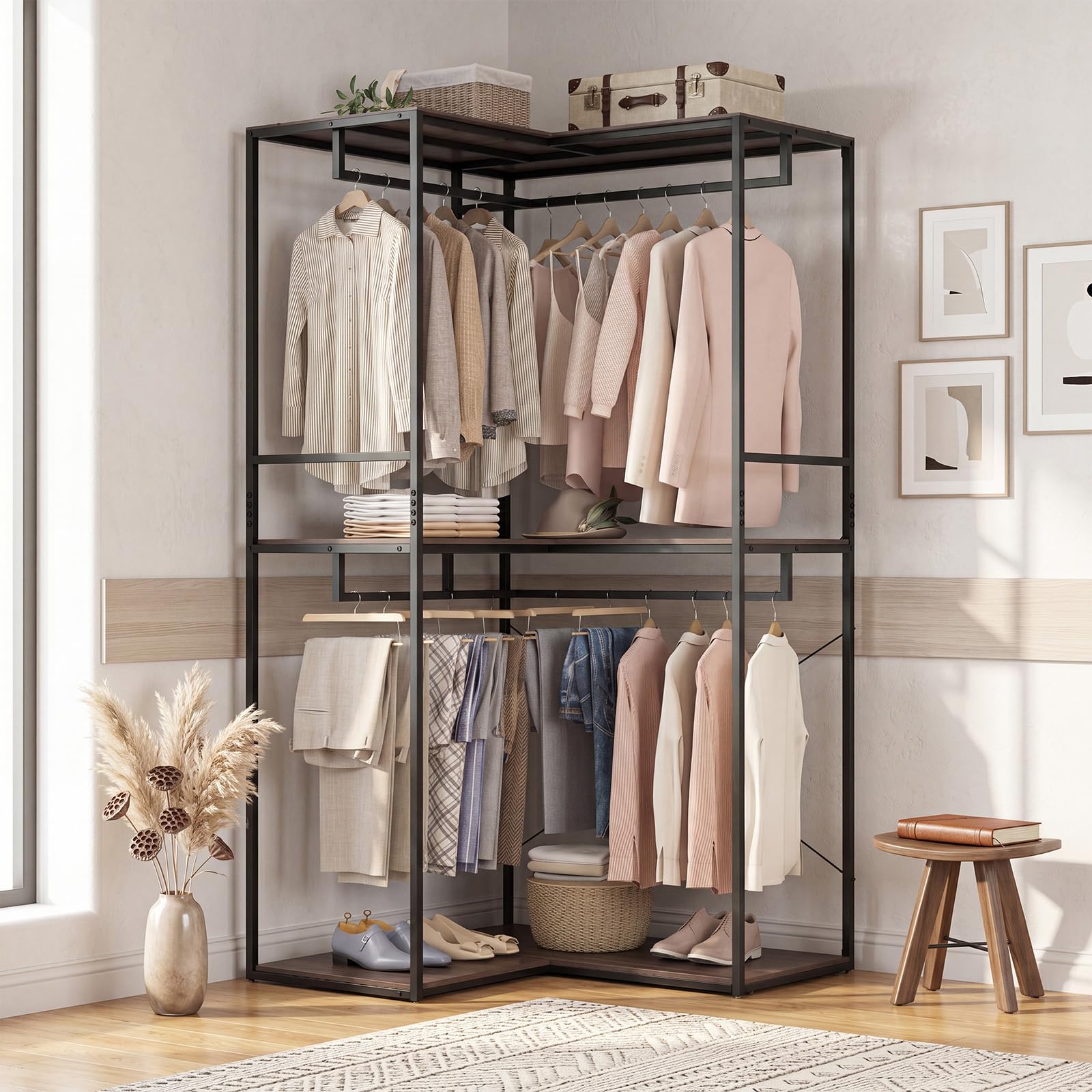 GYMAX Perchero de Pie en Forma de L, Guardarropa de 3 Niveles Independiente con Estantes Abiertos, Barras para Colgar, Estructura Metálica, Armario Organizador de Ropa Esquinero para Salón Dormitorio