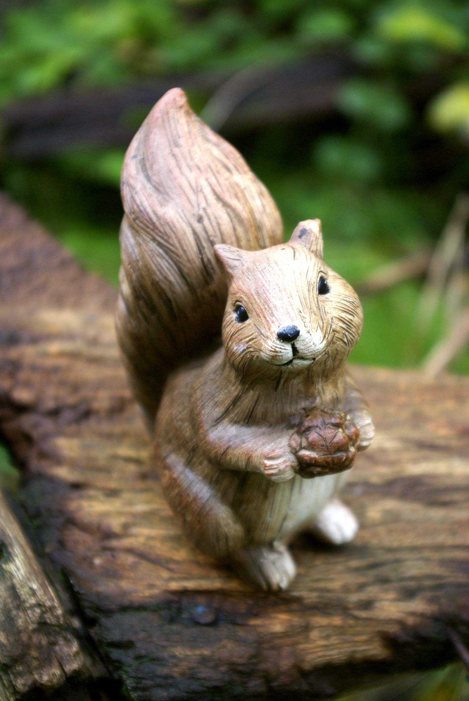 GeKi Trend Eichhörnchen Paar Deko-Figur Garten Balkon Pflanzendeko 2er Set in Holz-Optik 12 cm groß