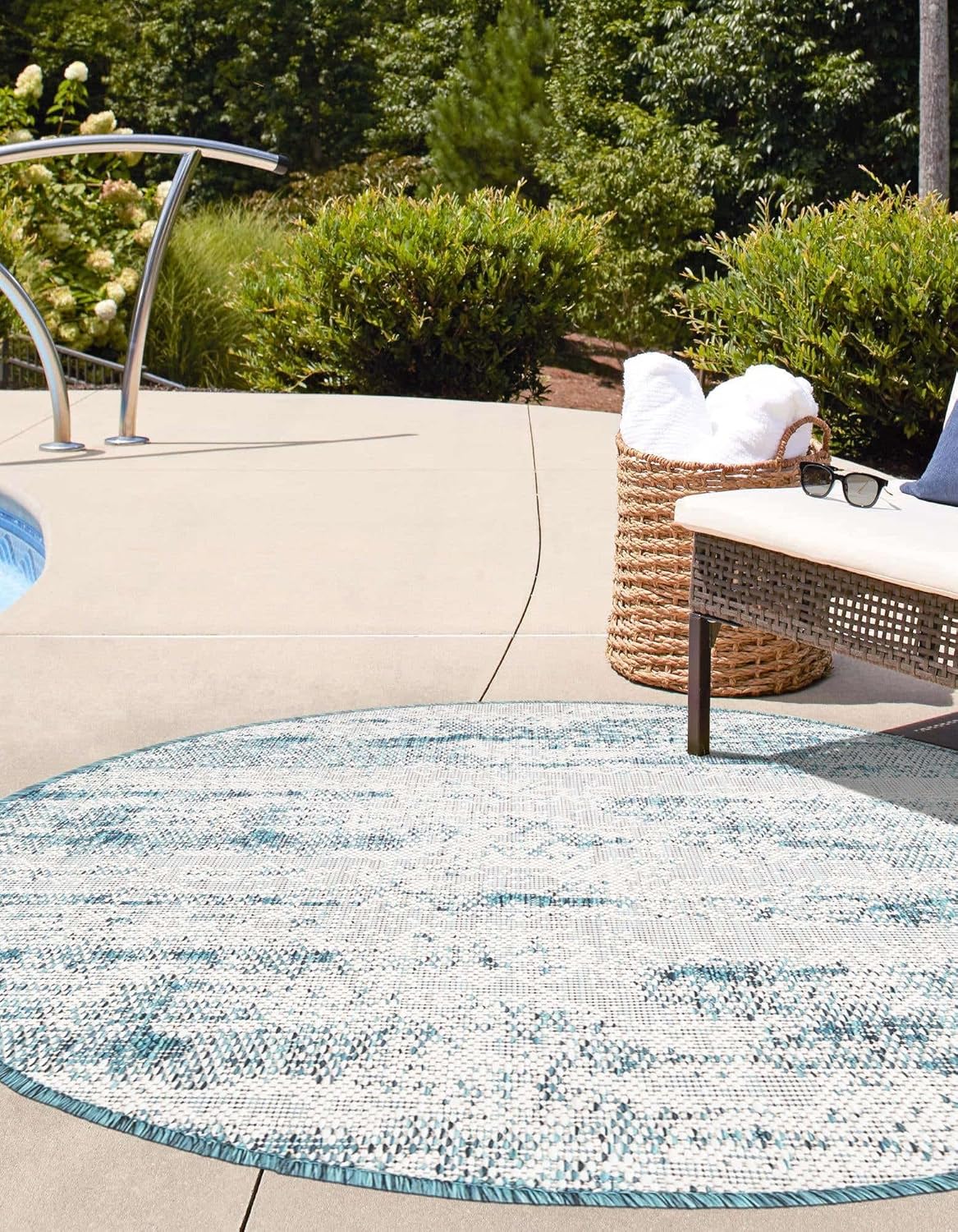 Rugs.com Outdoor Modern Collection Rug – 4' Round Teal Flatweave Rug Perfect for Kitchens, Dining Rooms