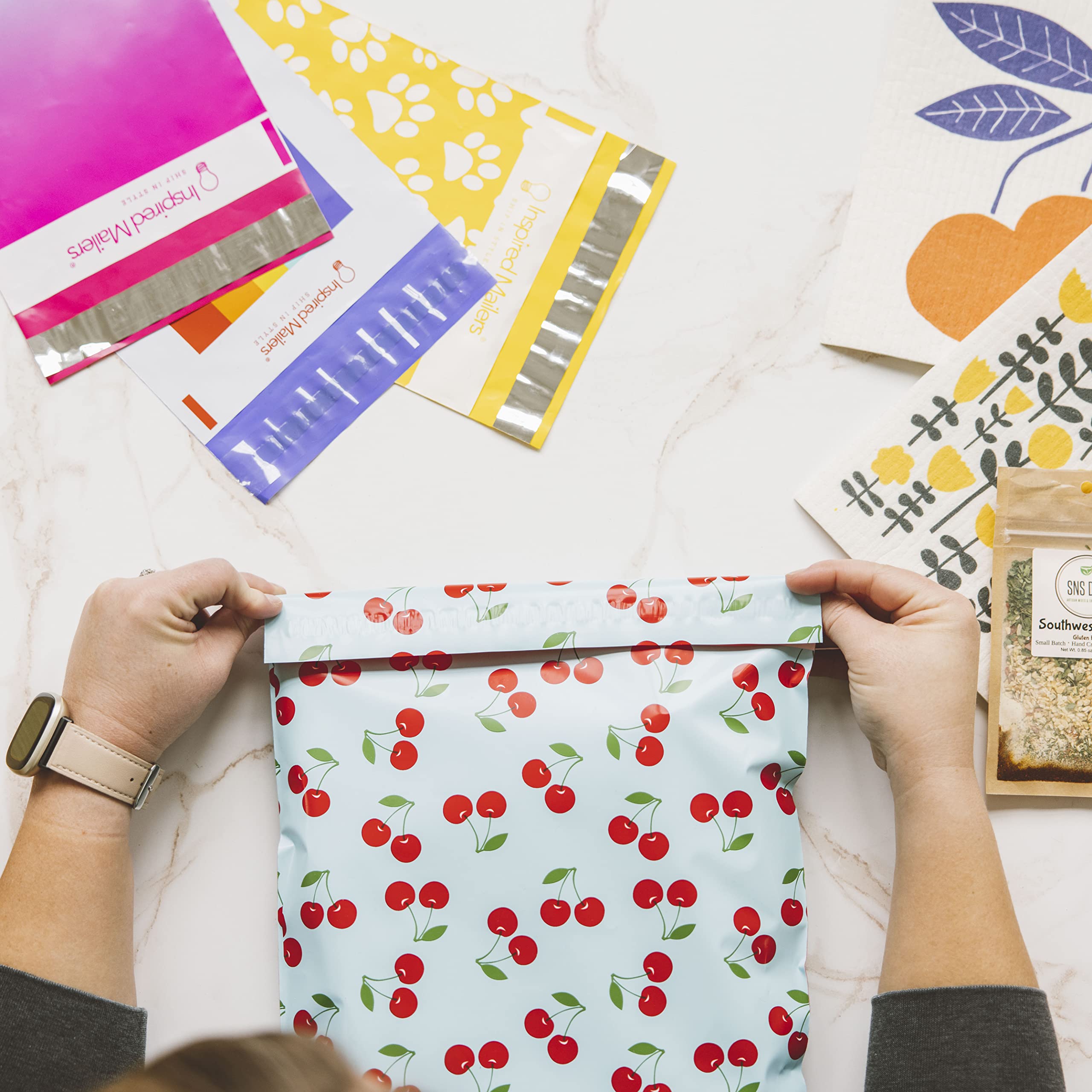 Inspired Mailers - Poly Mailers 10 x 13-100 sztuk - Nadruk wiśni (niebieski) - Torby wysyłkowe na odzież - Duże koperty pocztowe - Koperty wysyłkowe - Śliczne torby do pakowania do wysyłki
