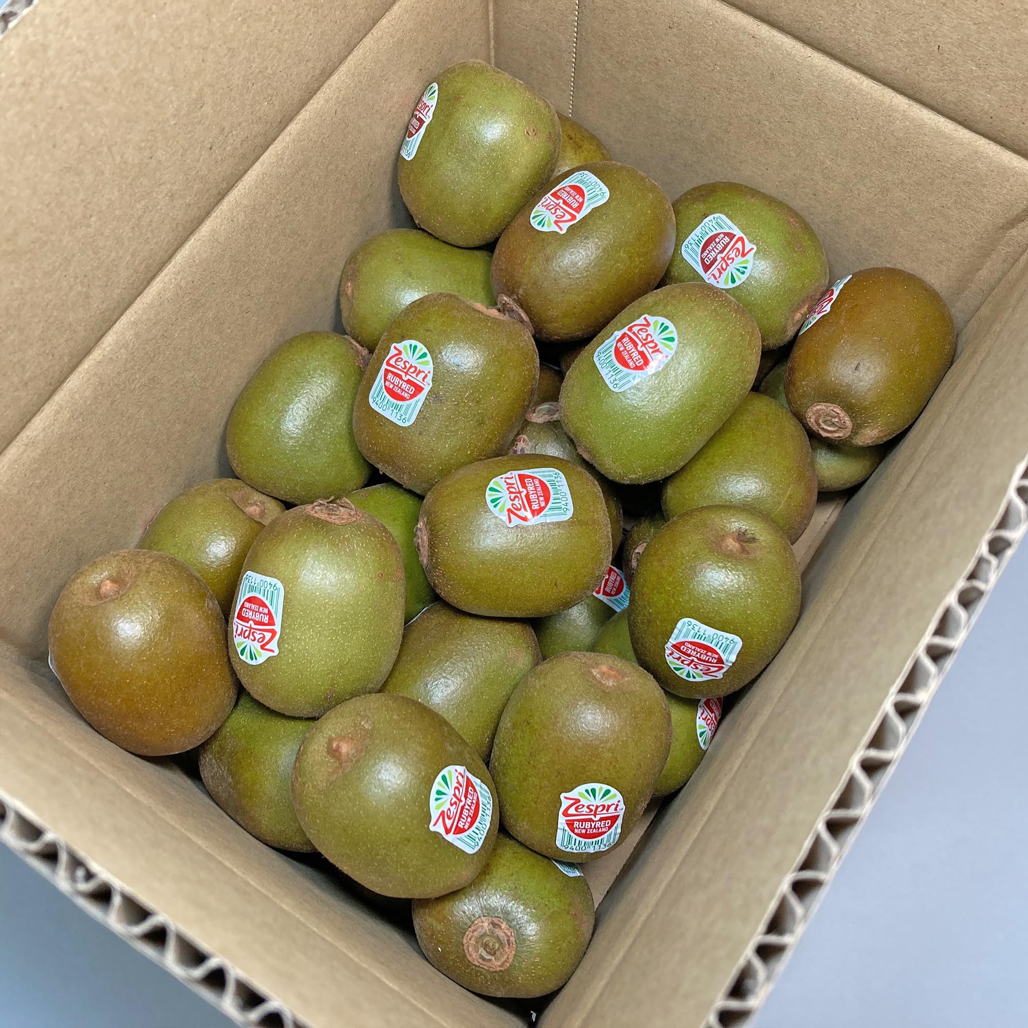 Amazon.co.jp: ルビーレッドキウイ ニュージーランド産 約2.5kg 25～40