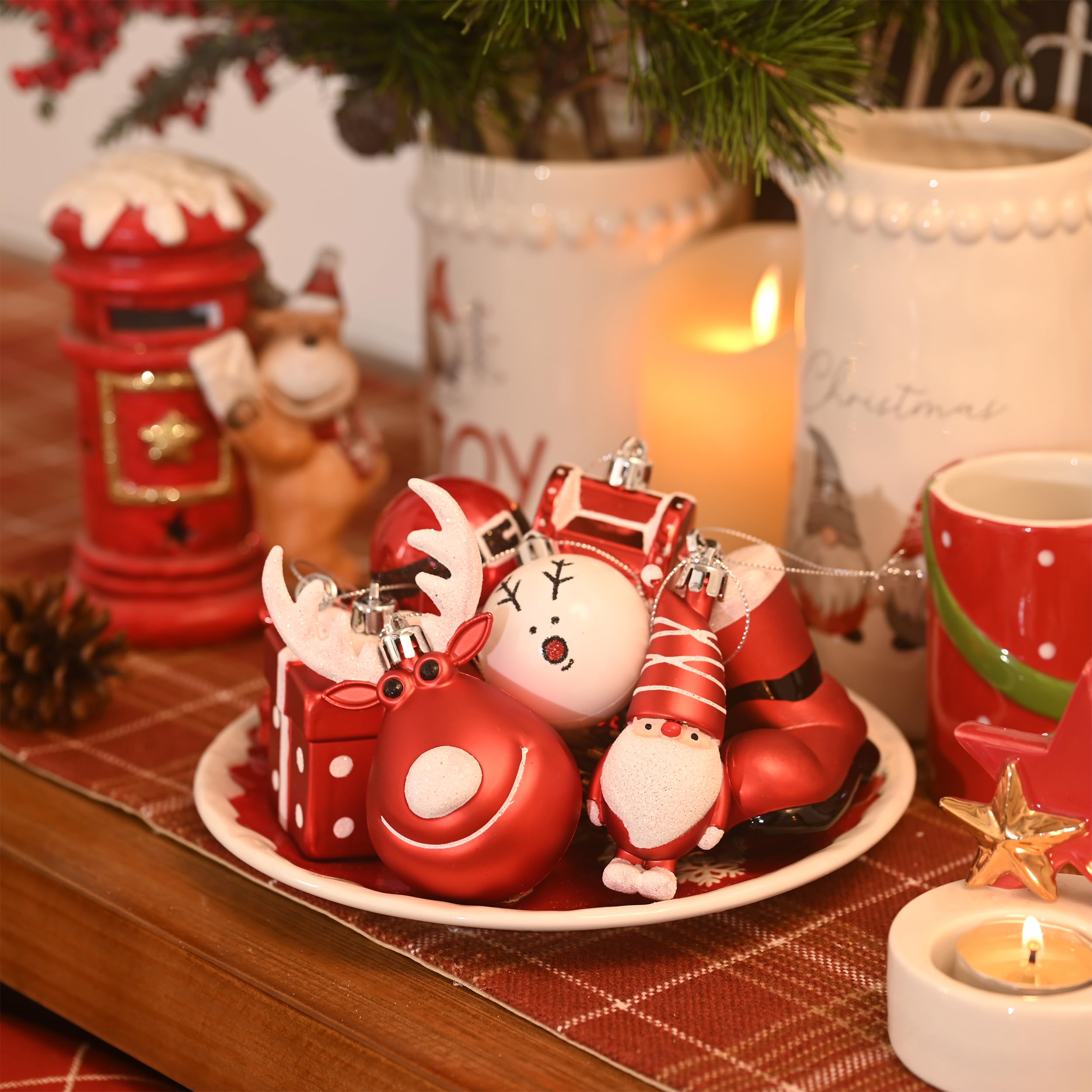 Victor's Workshop Lot de 50 boules de Noël en plastique avec crochet de suspension - Décoration de Noël - Rouge et blanc - Thème M