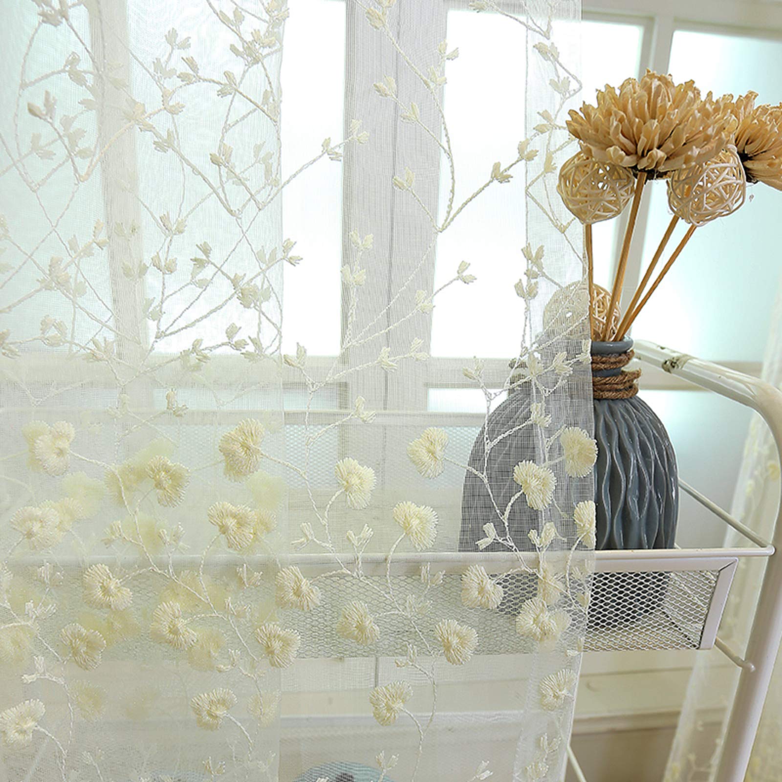Voile floral rideau grande largeur pour habiller les baies vitrées
