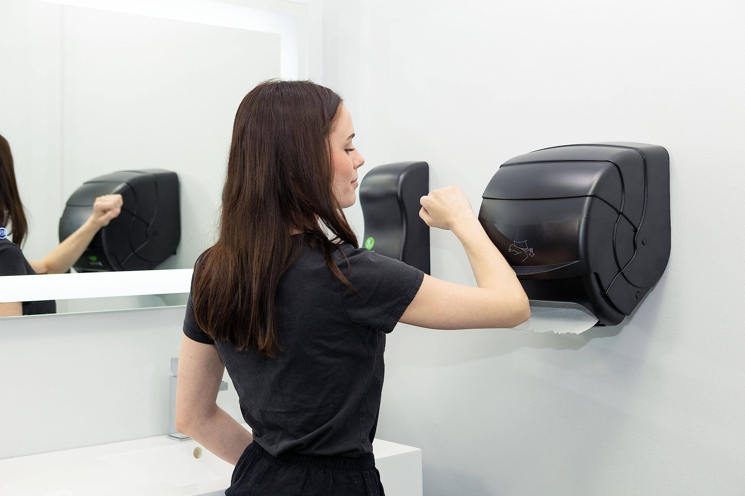 San Jamar Ecologic Integra - Dispensador de Toallas de Papel de plástico Reciclado, Capacidad Universal de Rollo, dispensador montado en la Pared para el hogar y el Negocio, Universal, Color Negro