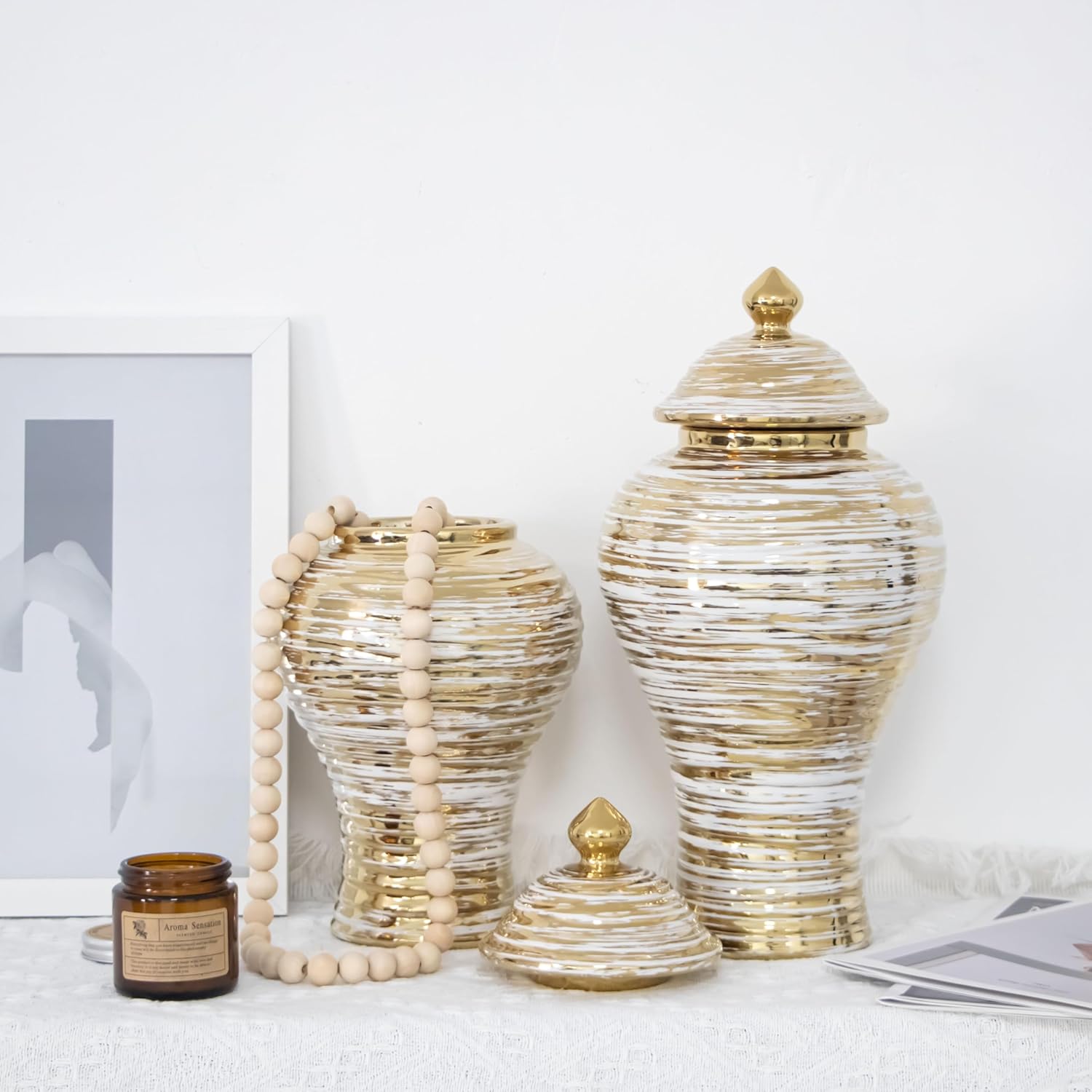 Decorative ceramic ginger jar with lid vase, white paired with gold unique irregular circle shape (Small)