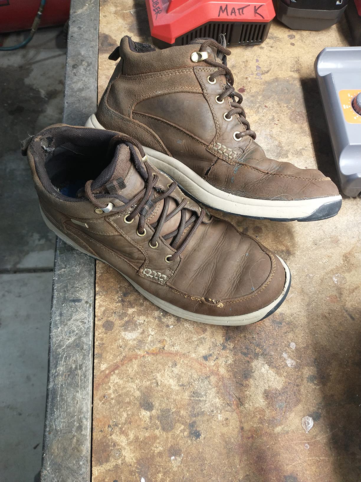 dunham men's 8000 mid boot ankle